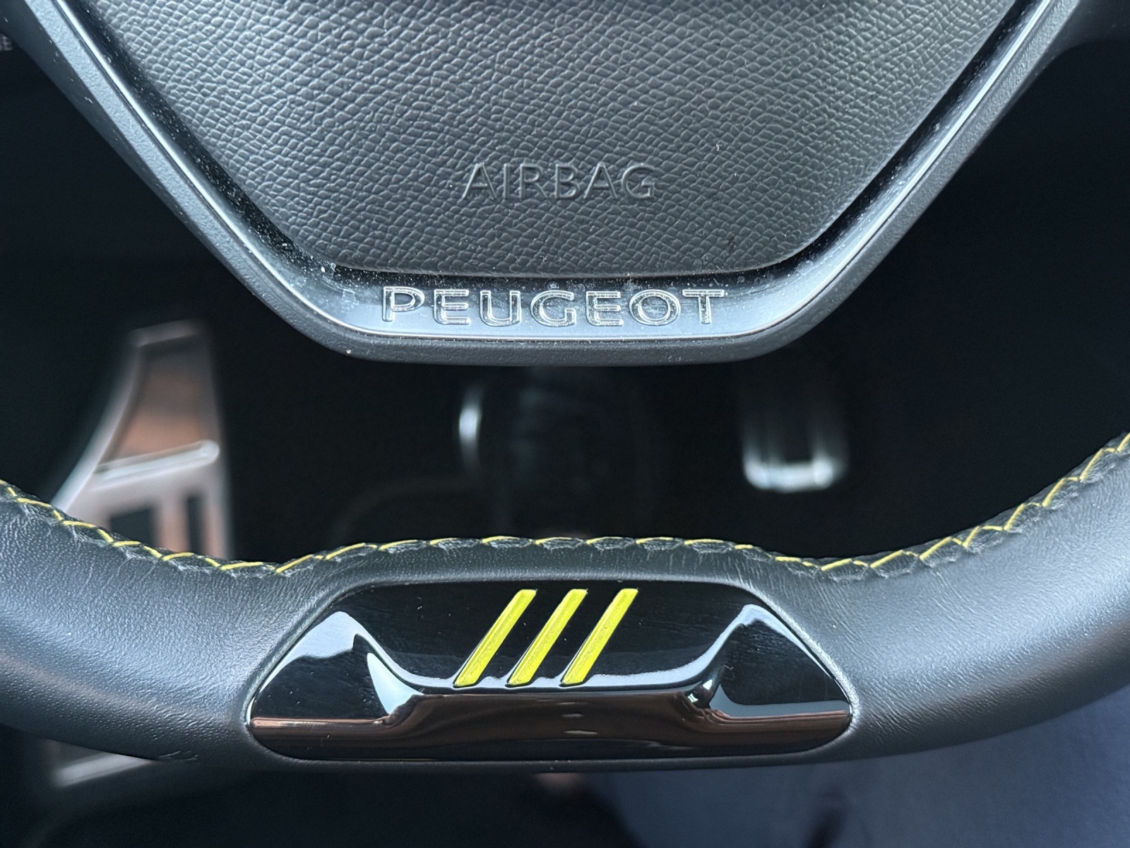 PEUGEOT 508 SW Hybrid4 360 e Sport Engineered-image-32