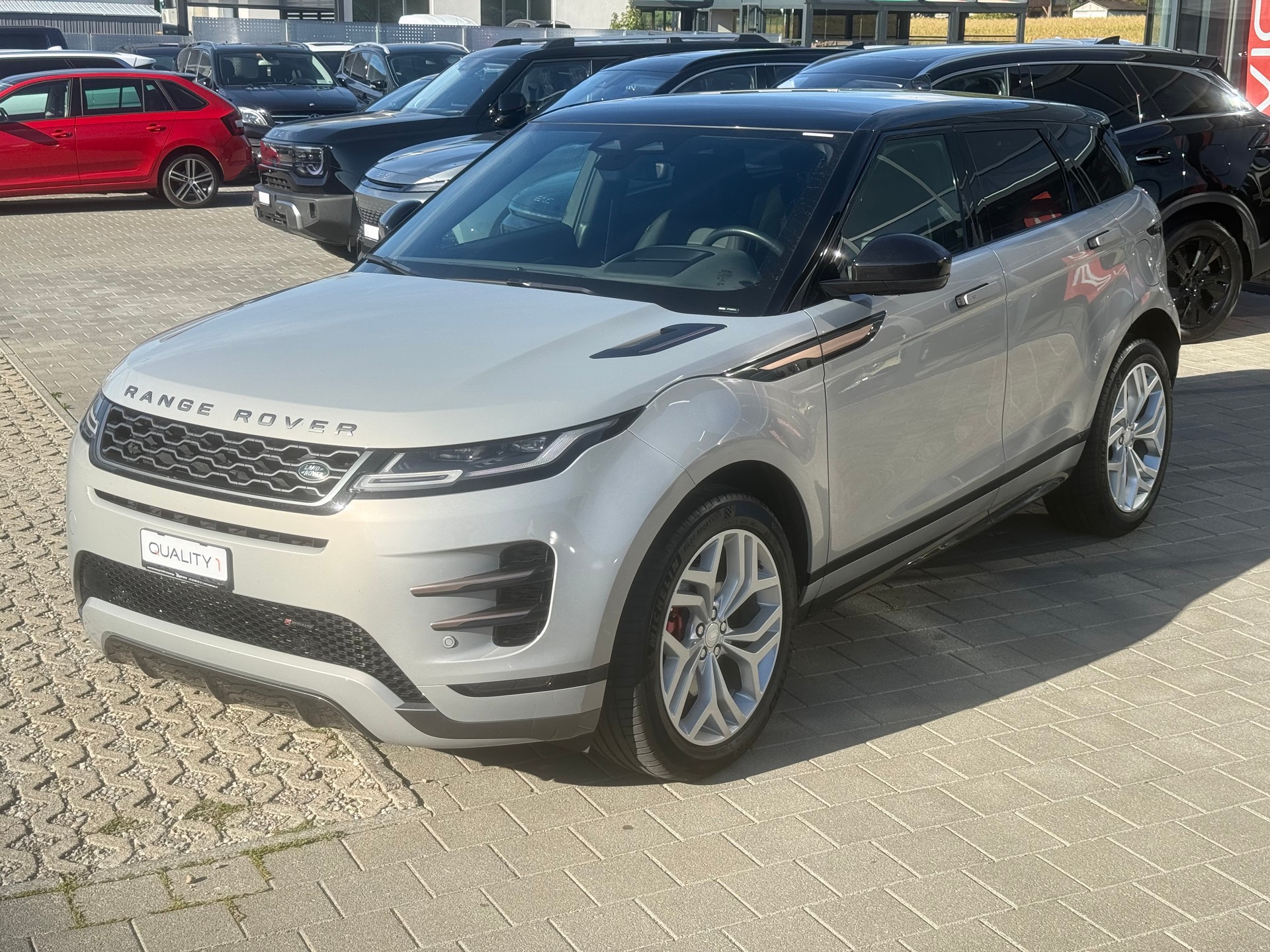 LAND ROVER Range Rover Evoque P 300e SE AT8-showroom-element-3