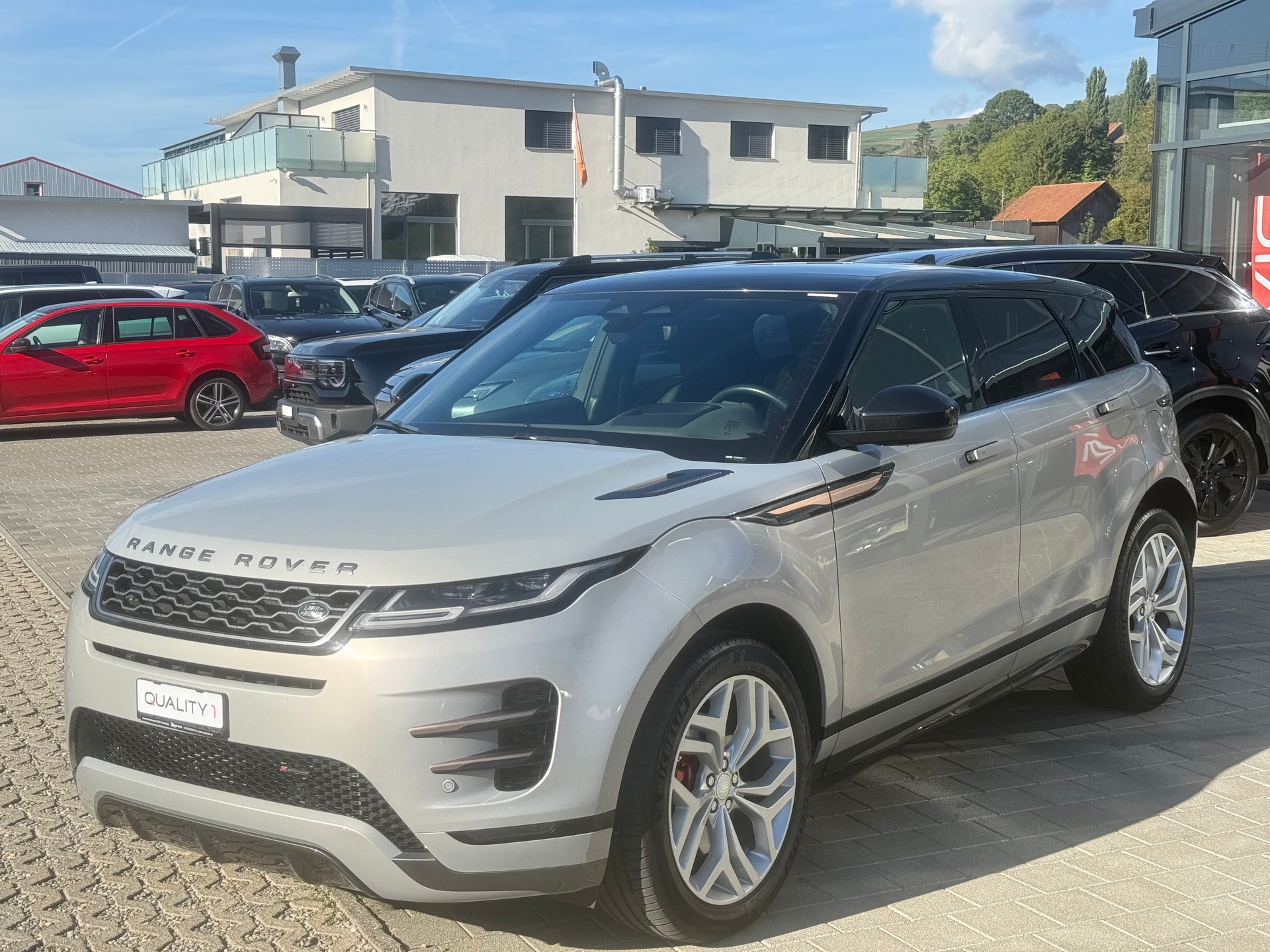 LAND ROVER Range Rover Evoque P 300e SE AT8-showroom-element-2