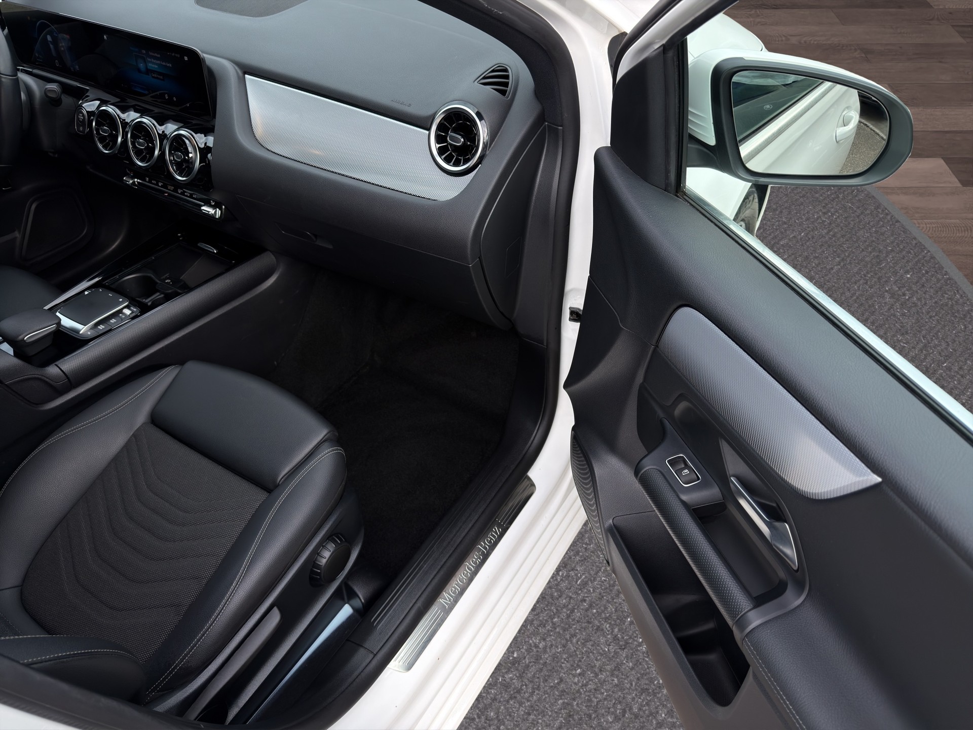 MERCEDES-BENZ B 180 SE Line 7G-DCT-image-20