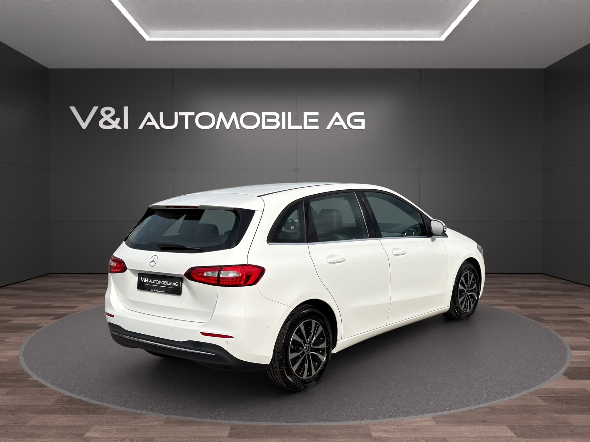 MERCEDES-BENZ B 180 SE Line 7G-DCT-showroom-element-3