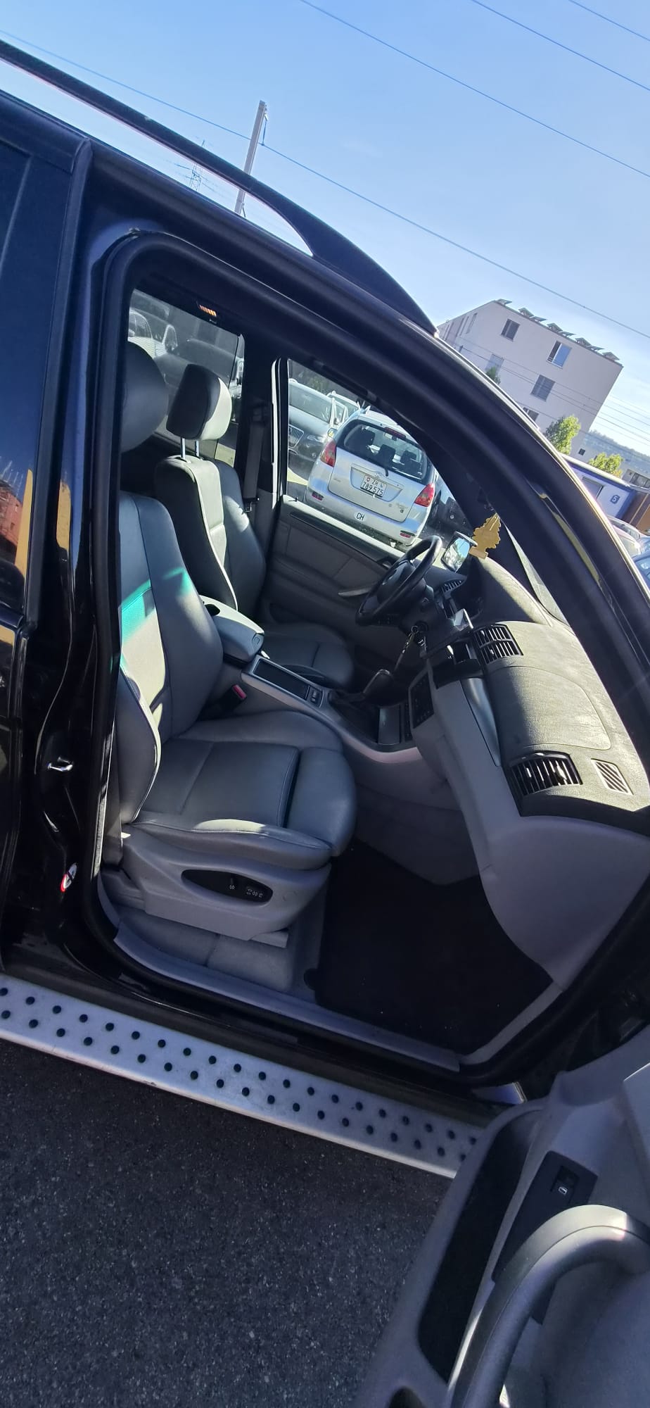 BMW X5 4.4i-image-10