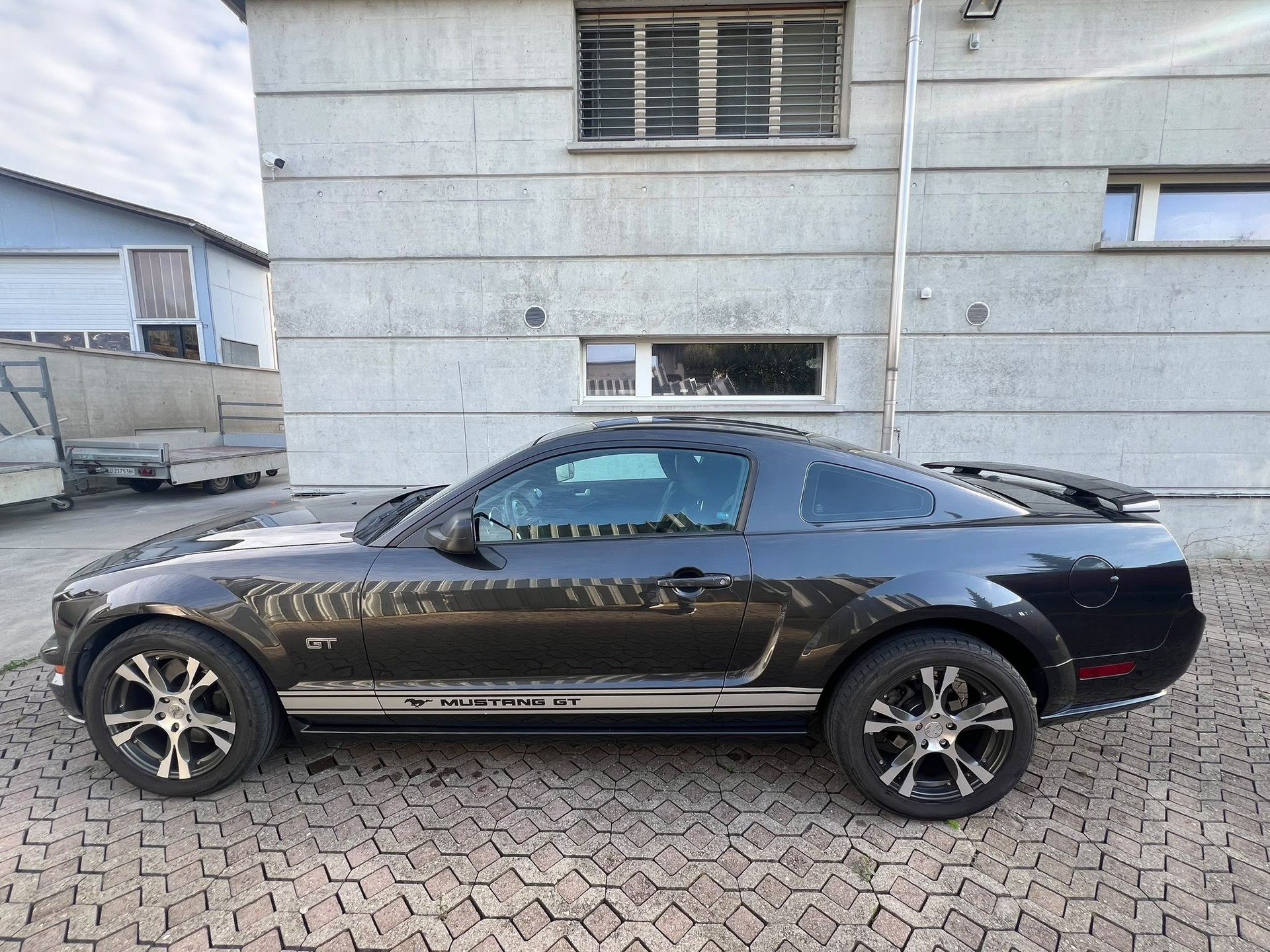 FORD MUSTANG GT-image-8