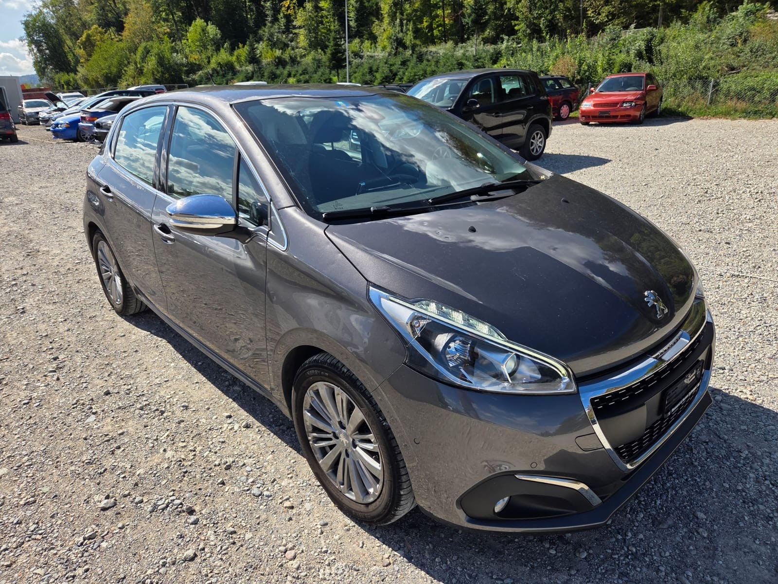 PEUGEOT 208 1.2 PureTech Allure EAT6-image-2