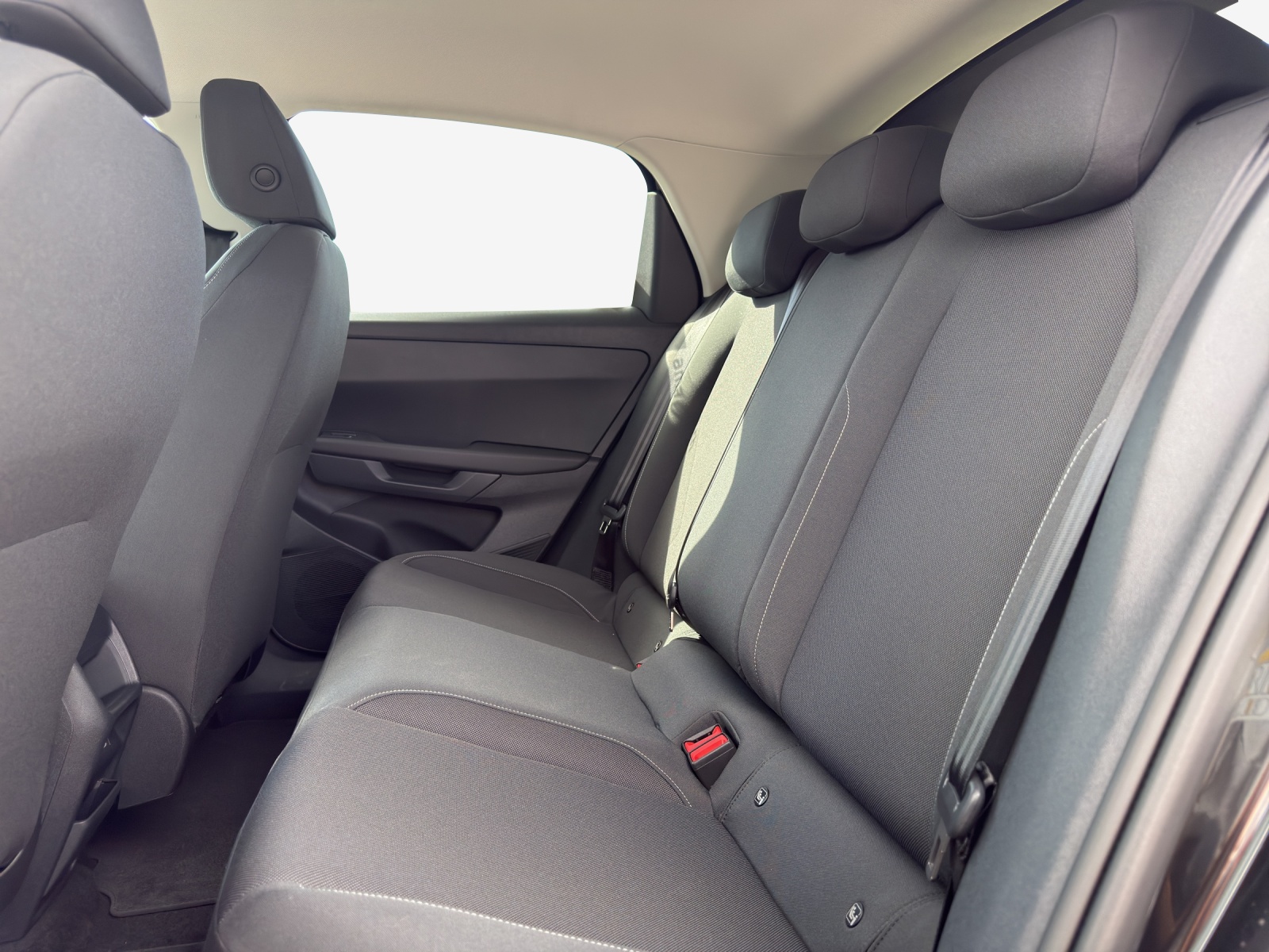 VW ID.Polo 52 kWh Life Edition One-image-11