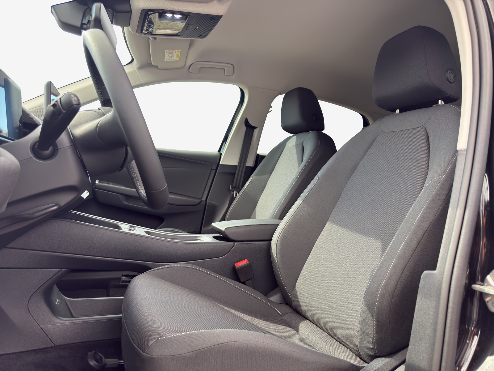VW ID.Polo 52 kWh Life Edition One-image-14