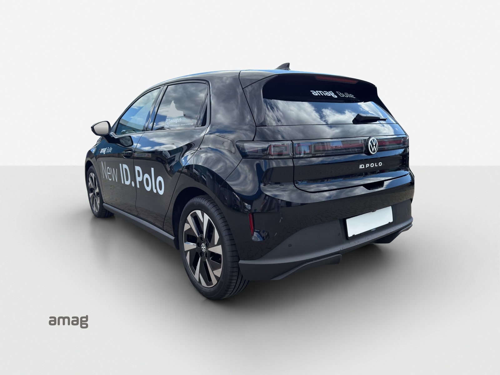 VW ID.Polo 52 kWh Life Edition One-showroom-element-2