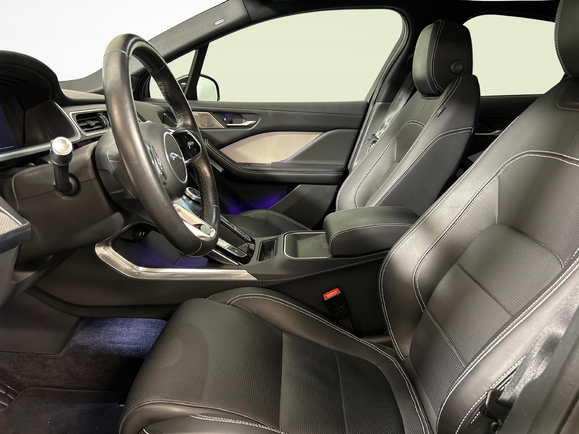 JAGUAR I-Pace EV400 HSE AWD-showroom-element-3