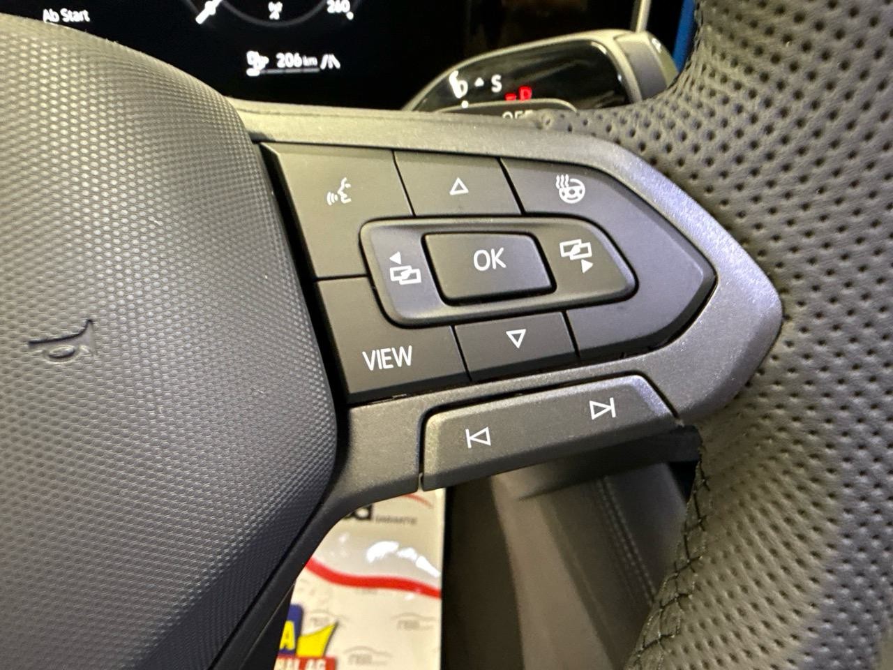 VW Tiguan 1.5 TSI PHEV R-Line Black Style-image-7