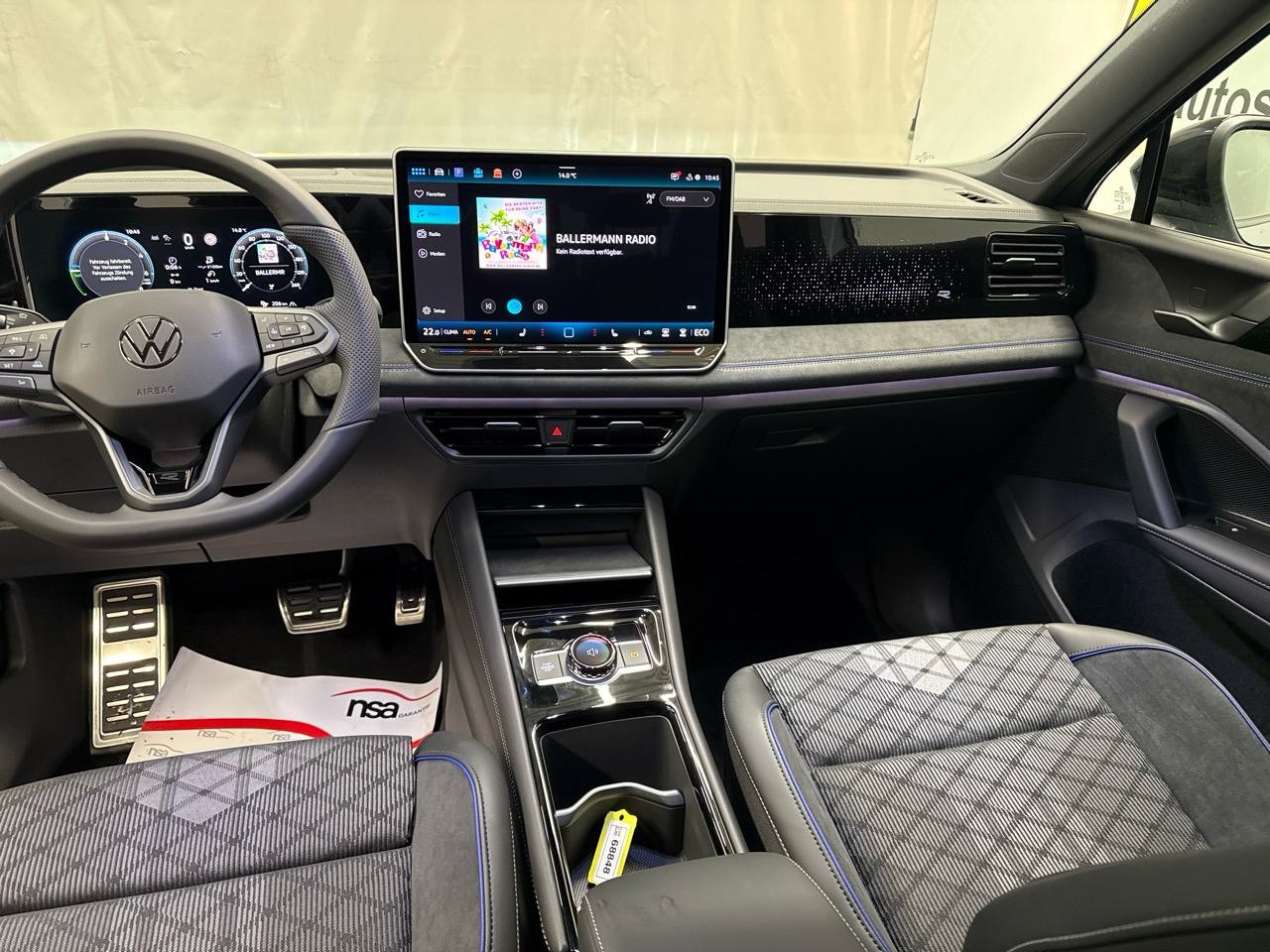 VW Tiguan 1.5 TSI PHEV R-Line Black Style-image-4