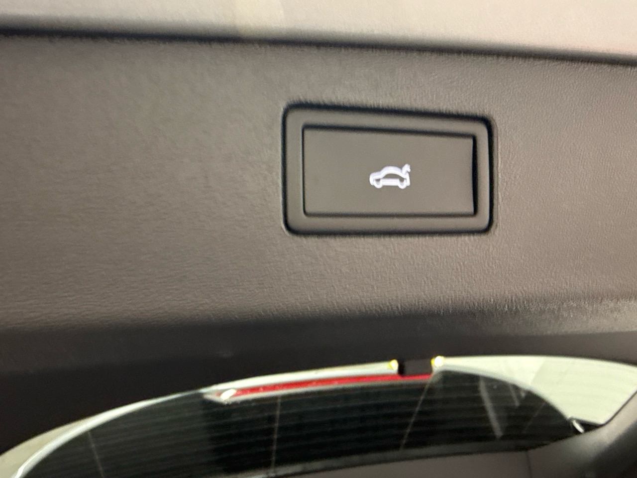VW Tiguan 1.5 TSI PHEV R-Line Black Style-image-10