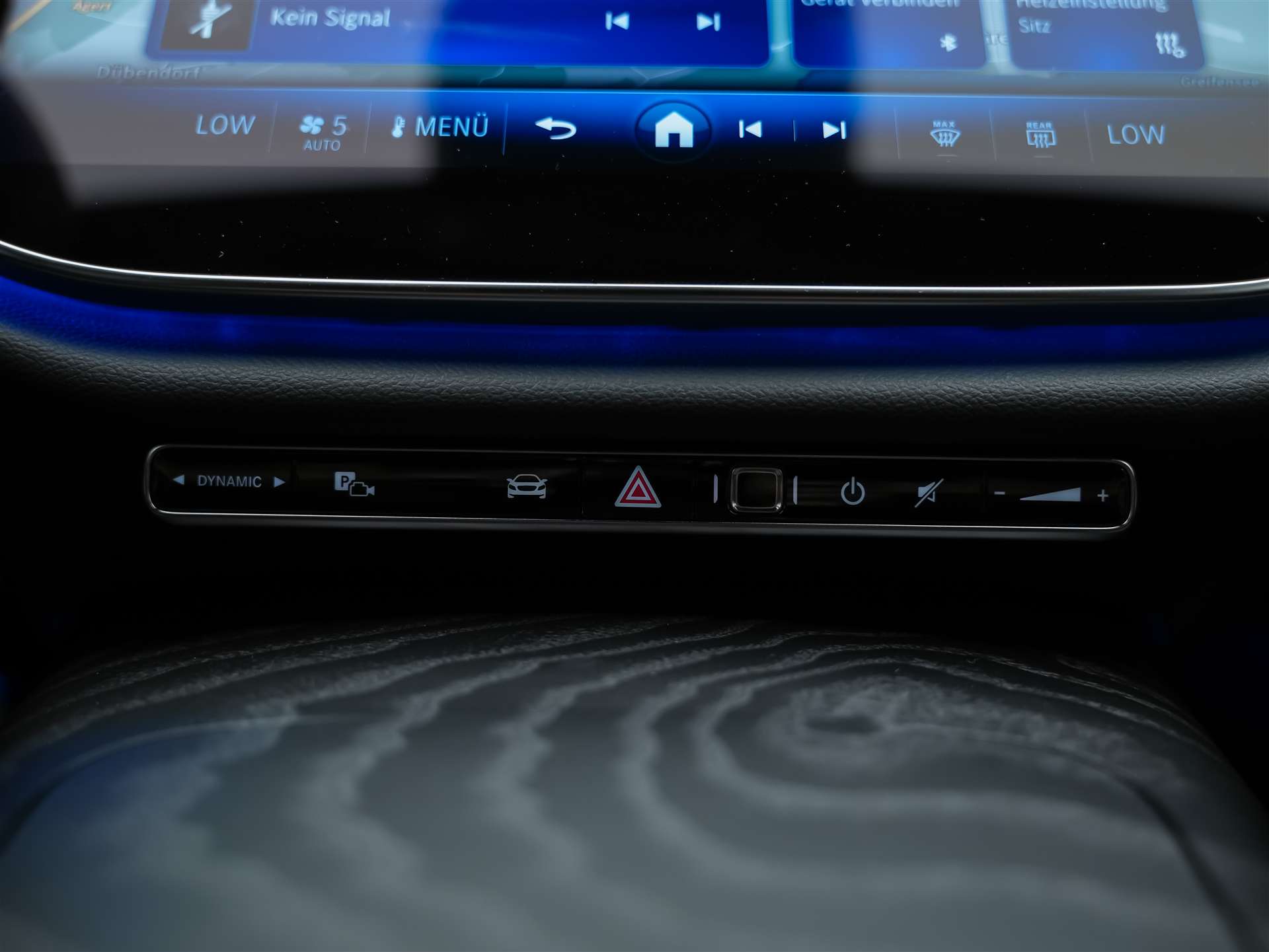 MERCEDES-BENZ E 200 AMG Line 9G-Tronic *Superscreen*Werksgarantie*Burmester*-image-20