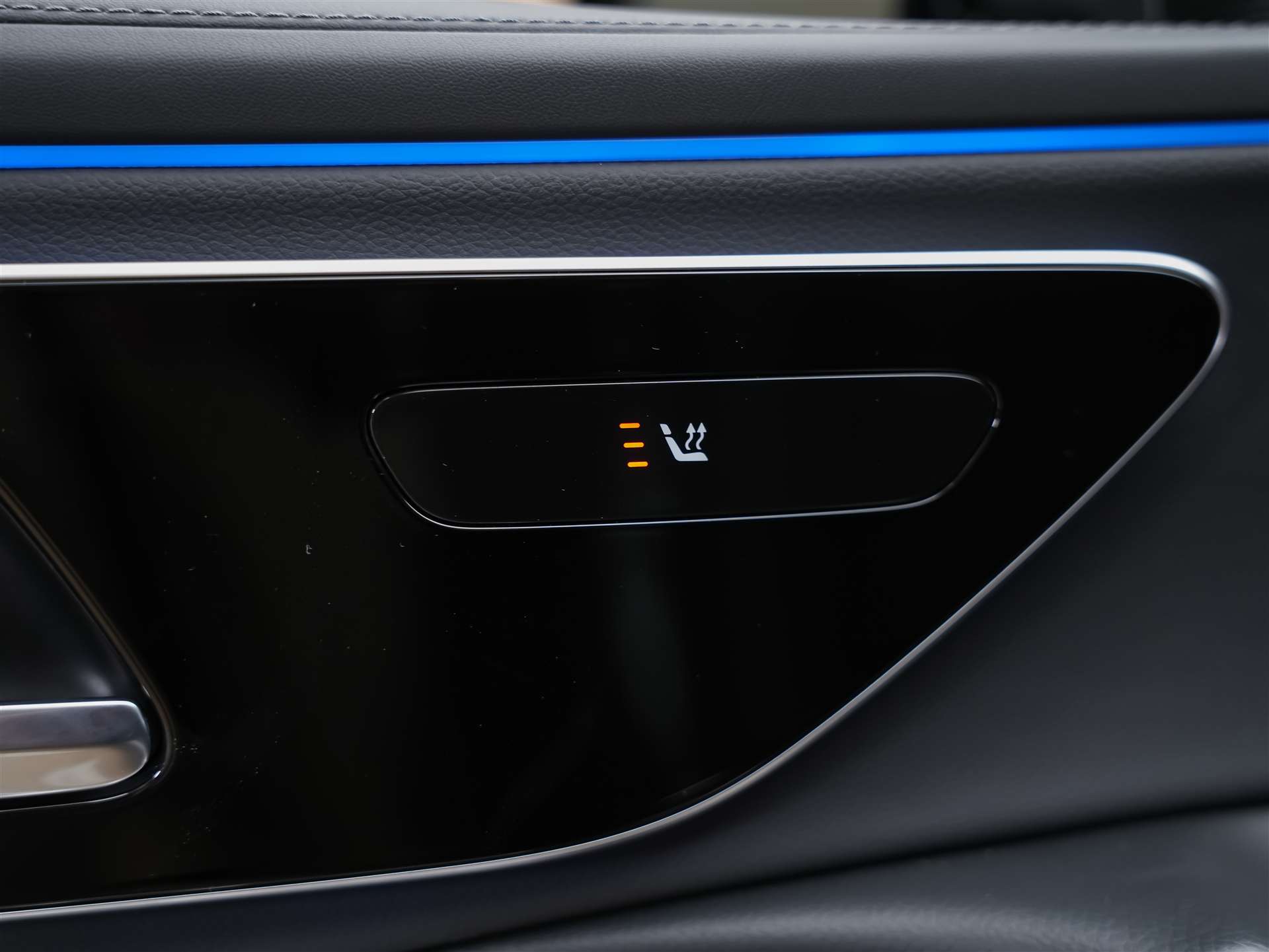 MERCEDES-BENZ E 200 AMG Line 9G-Tronic *Superscreen*Werksgarantie*Burmester*-image-22