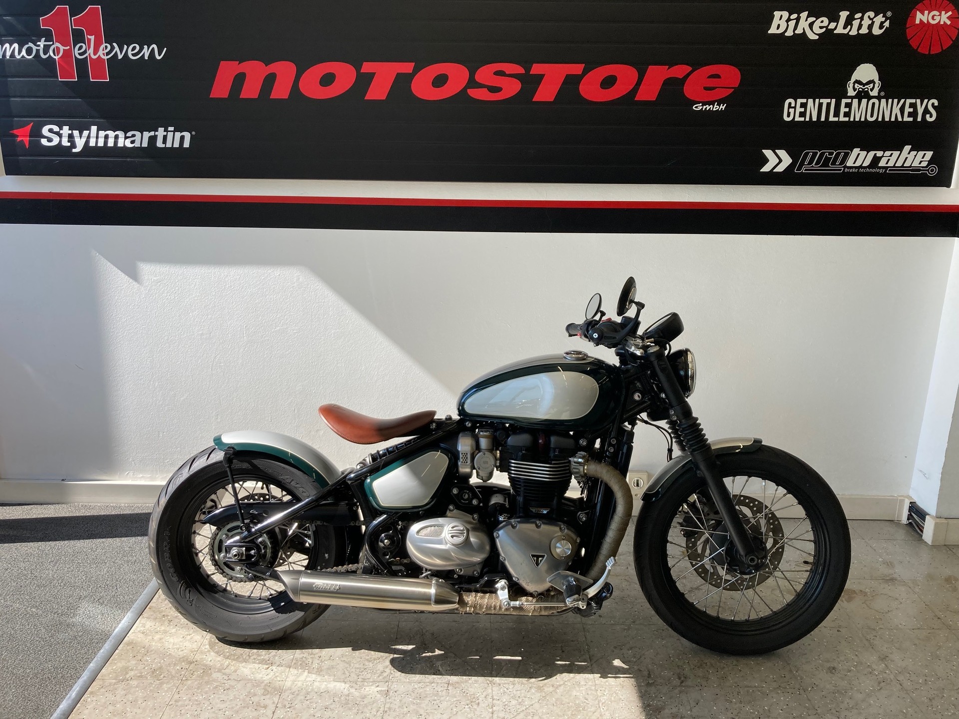 TRIUMPH Bonneville 1200  Bobber ABS-image-3