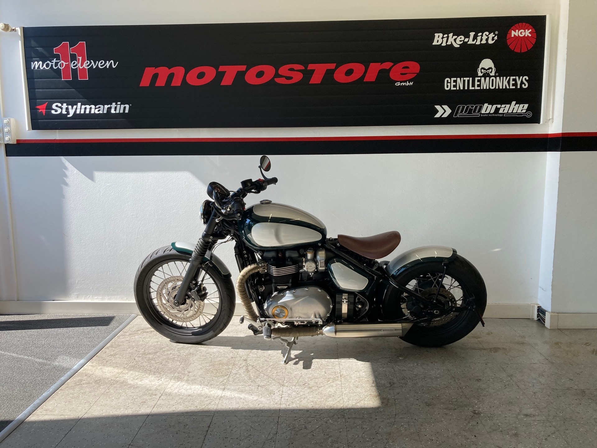 TRIUMPH Bonneville 1200  Bobber ABS-image-1