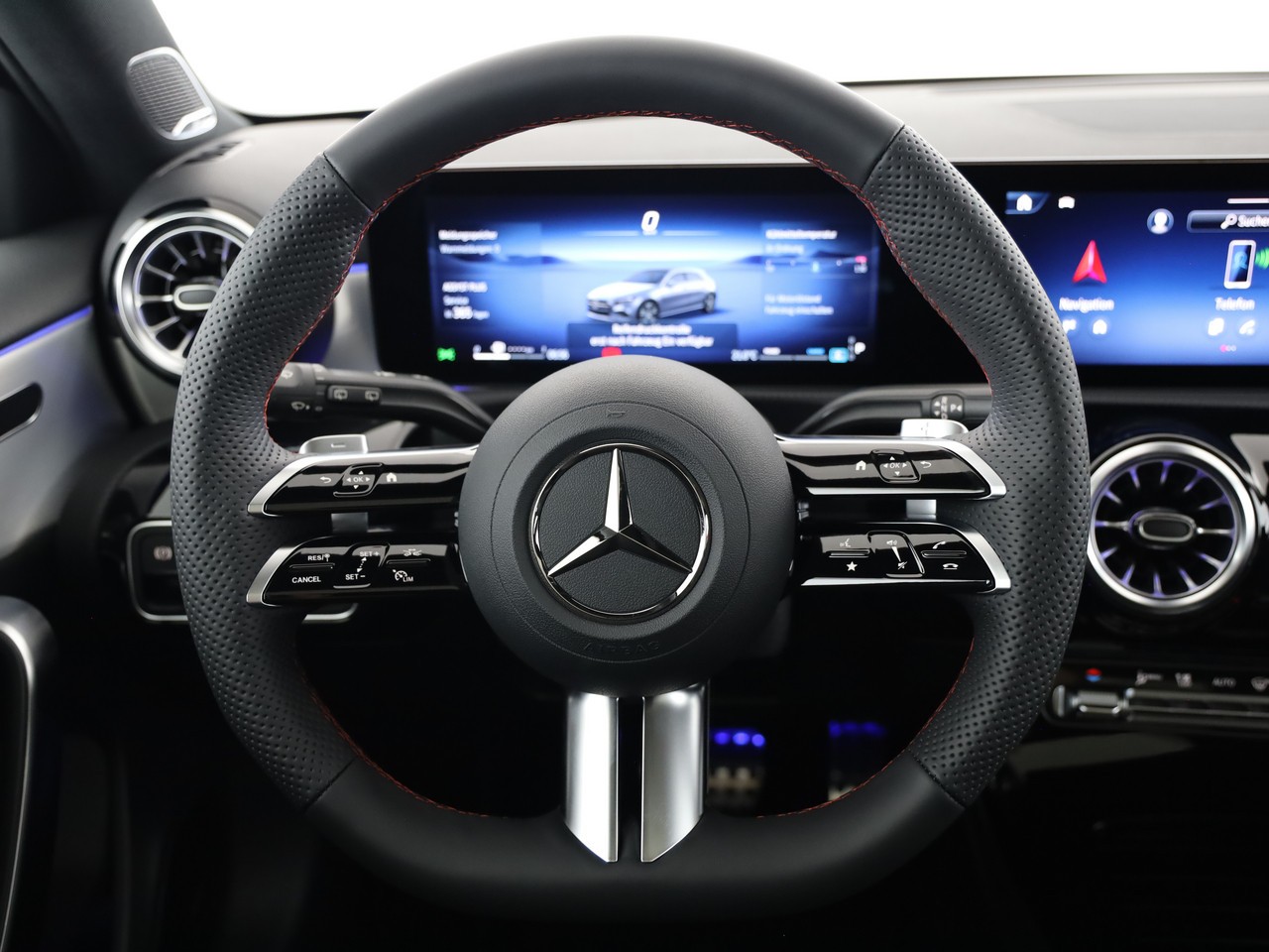 MERCEDES-BENZ A 200 7G-DCT-image-16