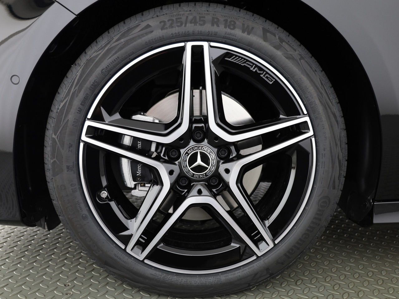 MERCEDES-BENZ A 200 7G-DCT-image-18