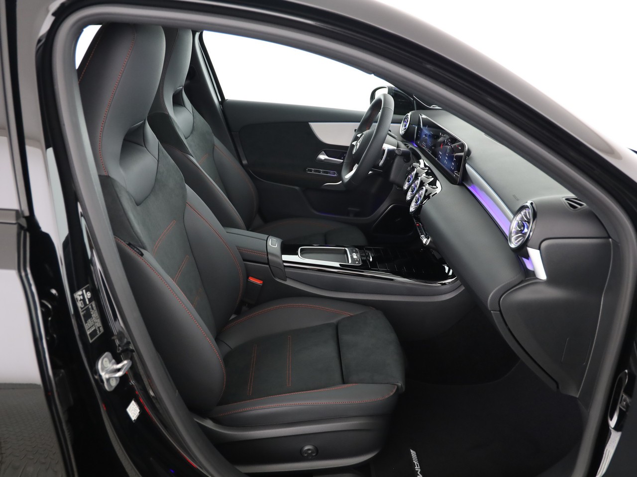 MERCEDES-BENZ A 200 7G-DCT-image-11