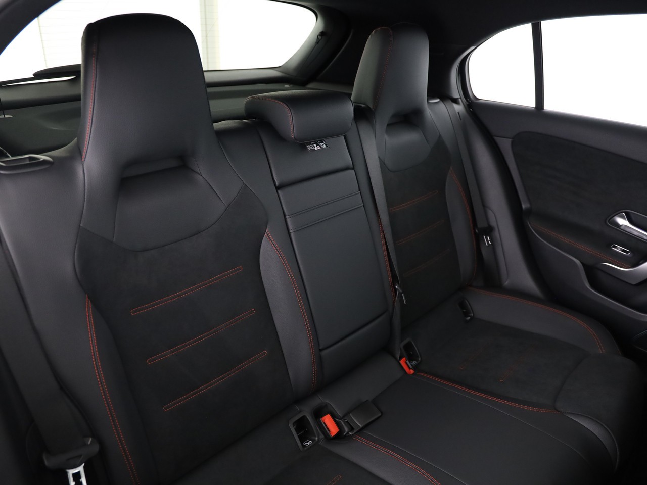 MERCEDES-BENZ A 200 7G-DCT-image-13