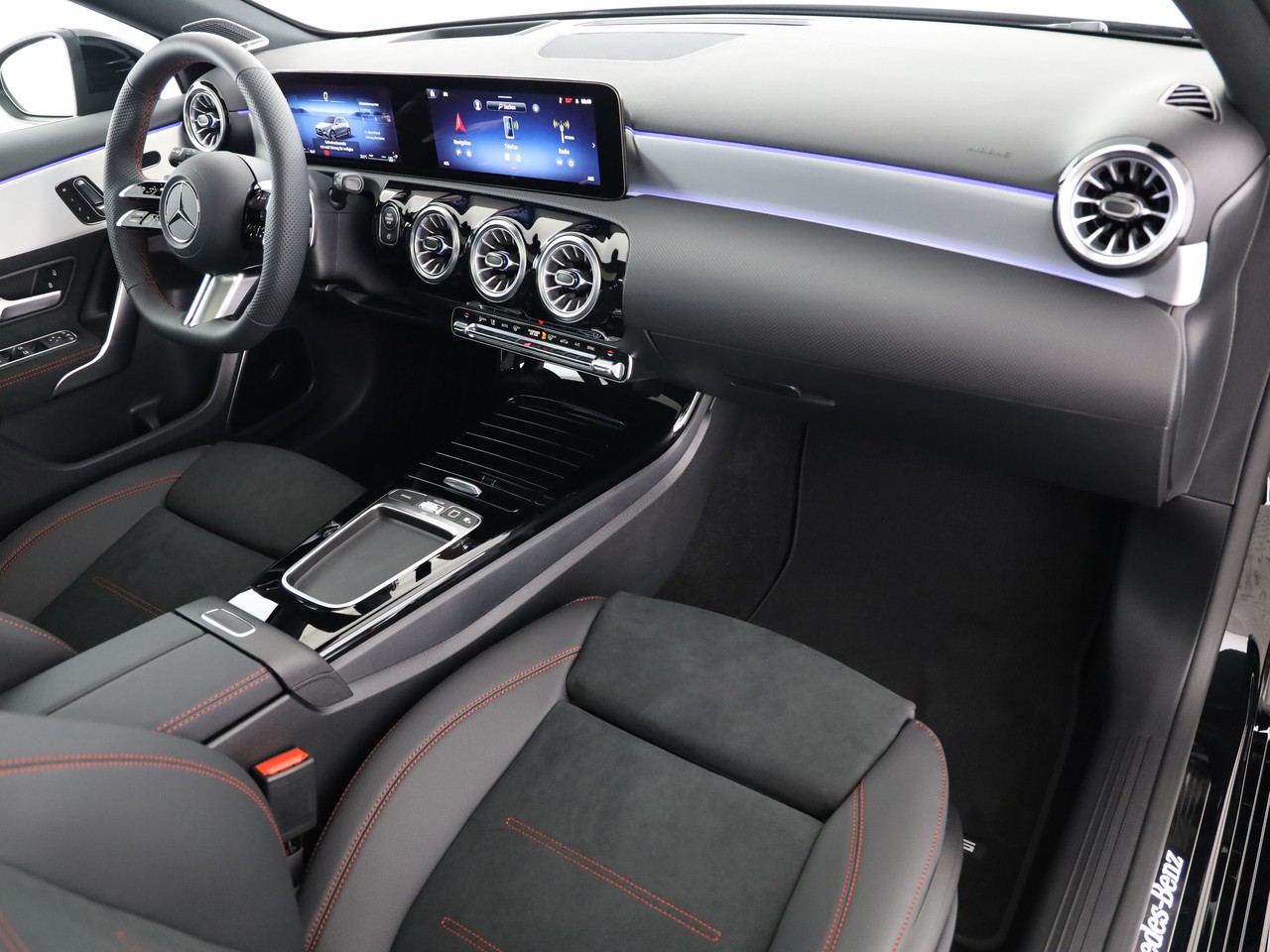 MERCEDES-BENZ A 200 7G-DCT-image-10