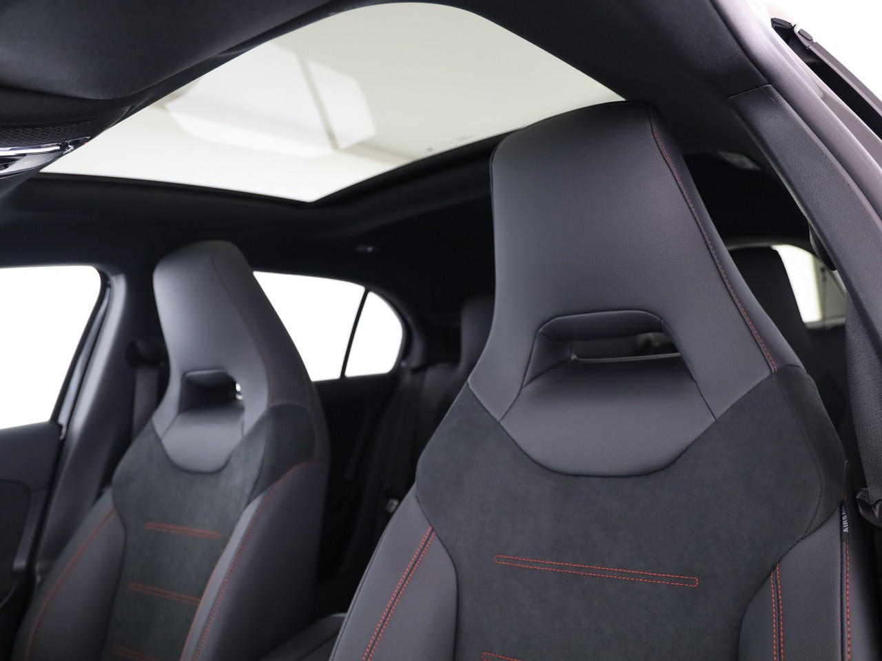 MERCEDES-BENZ A 200 7G-DCT-image-12