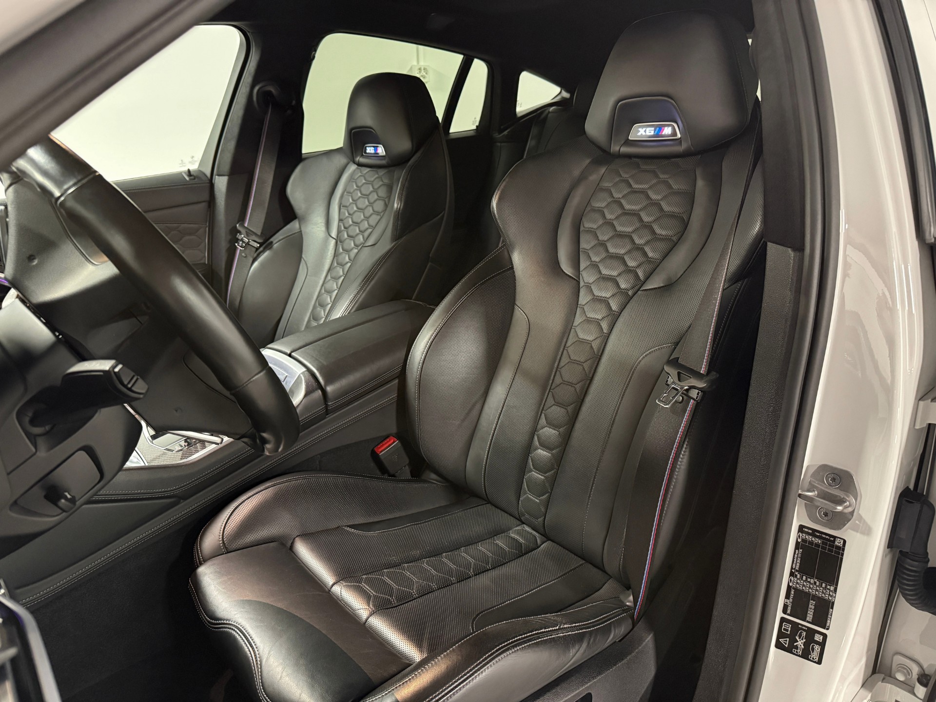 BMW X6M Steptronic M Competition-image-11
