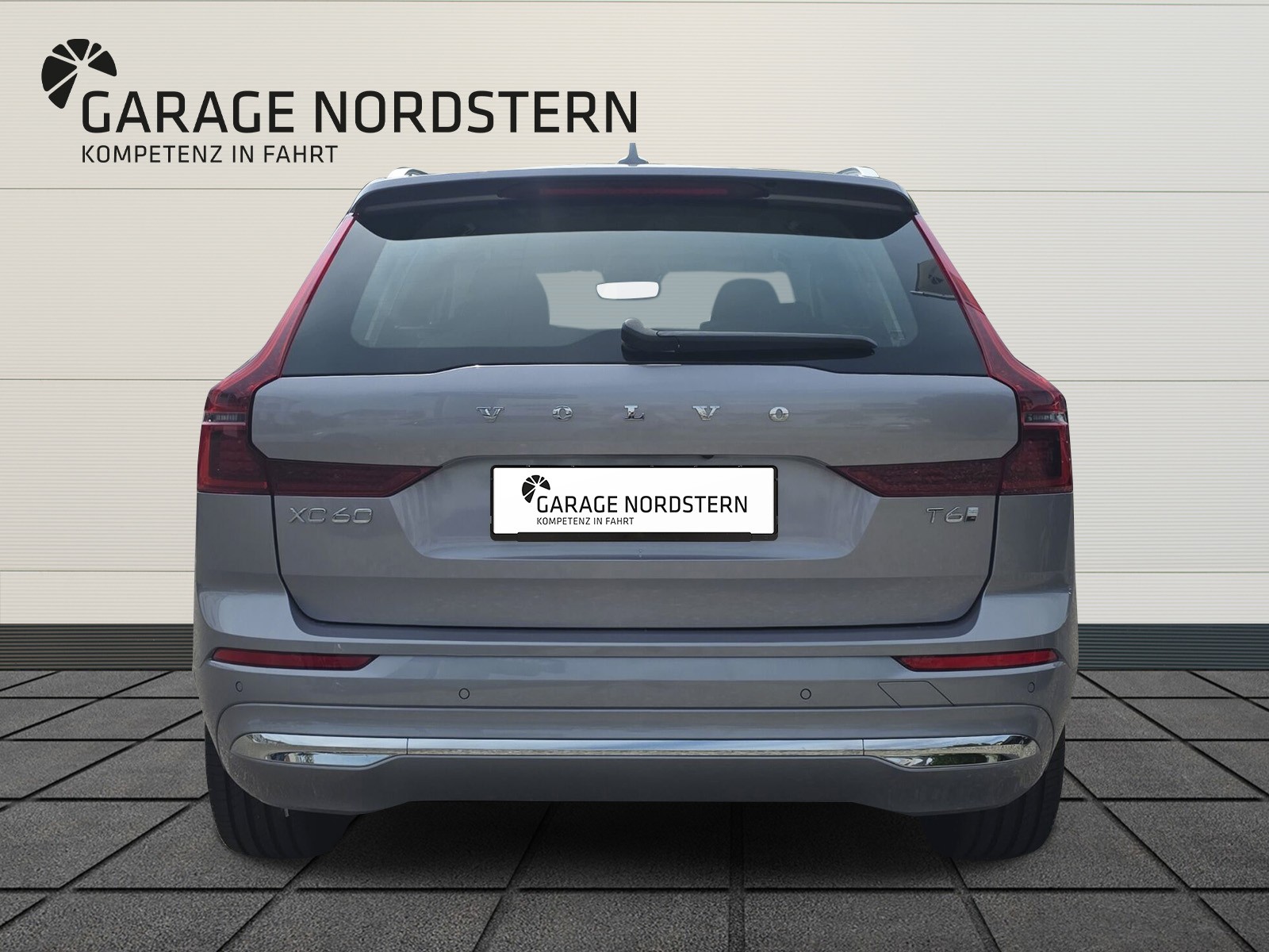 VOLVO XC60 2.0 T6 TE Plus Bright eAWD-showroom-element-3