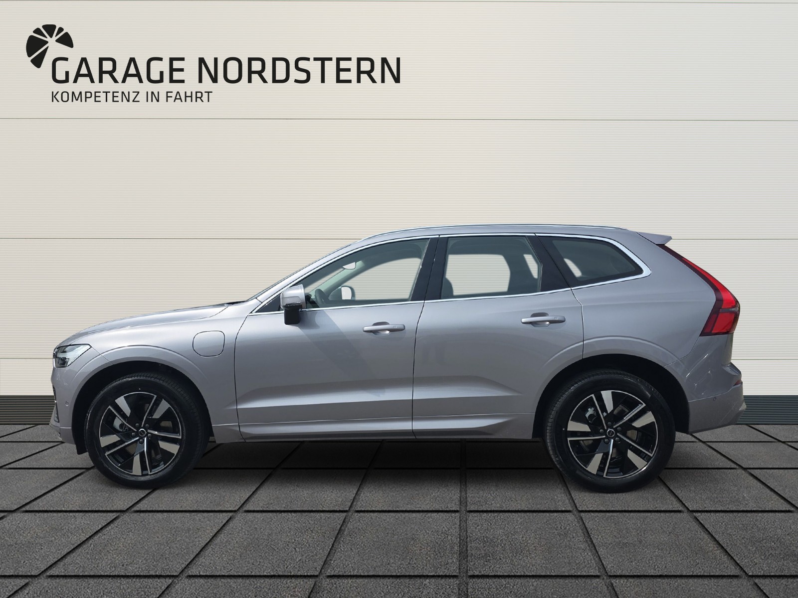 VOLVO XC60 2.0 T6 TE Plus Bright eAWD-showroom-element-1