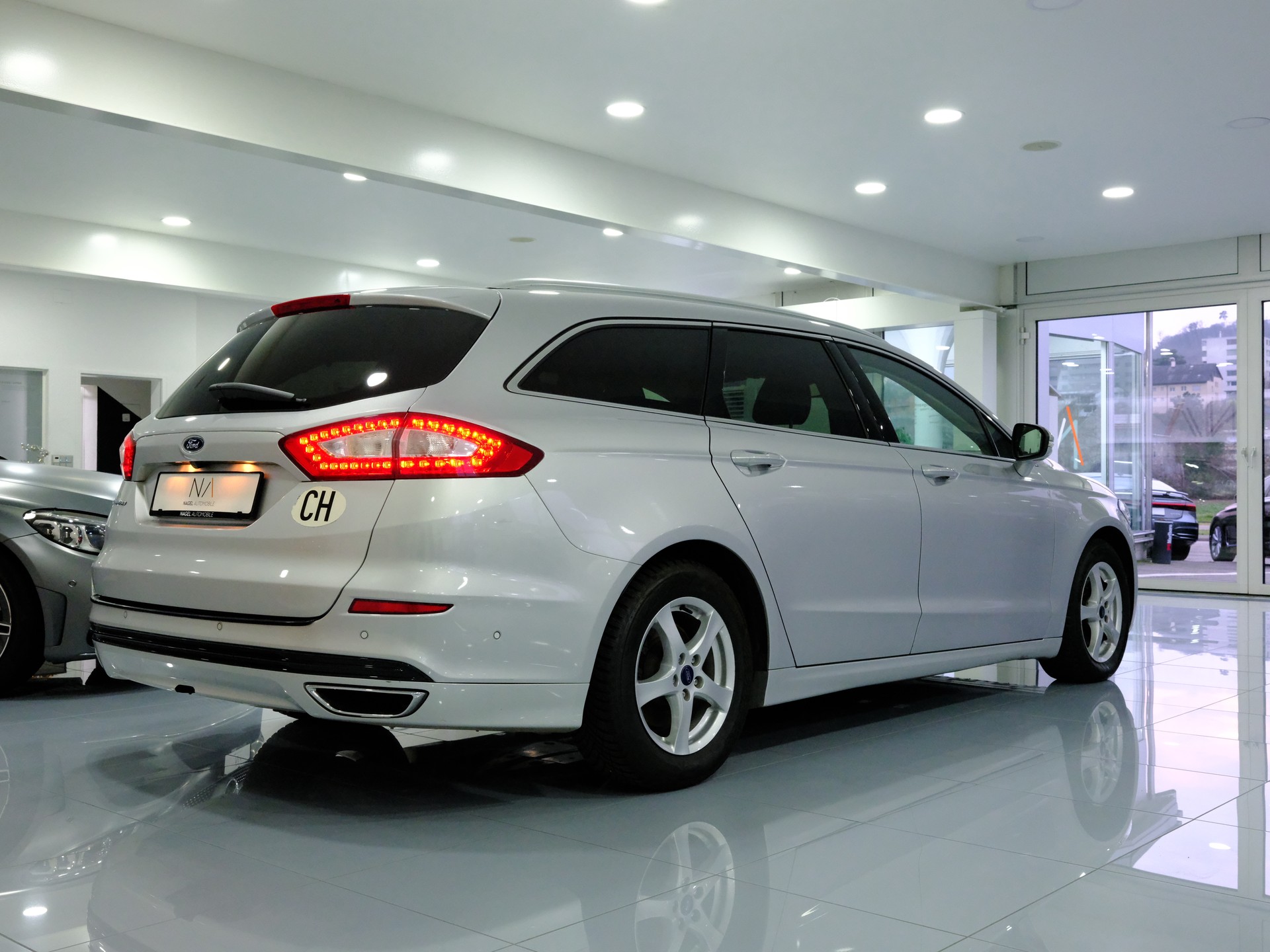FORD Mondeo 2.0 TDCi Titanium AWD PowerShift-image-5