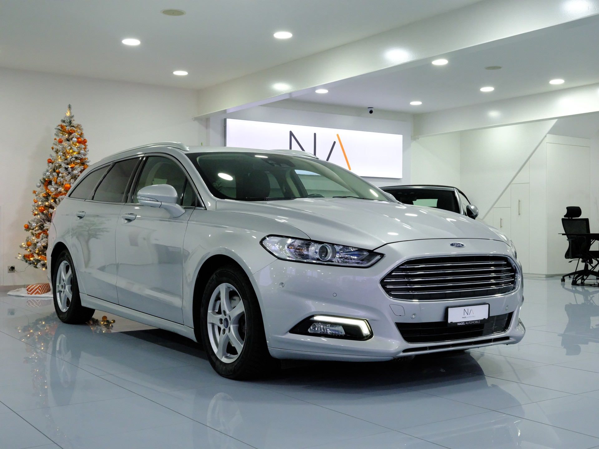 FORD Mondeo 2.0 TDCi Titanium AWD PowerShift-image-1