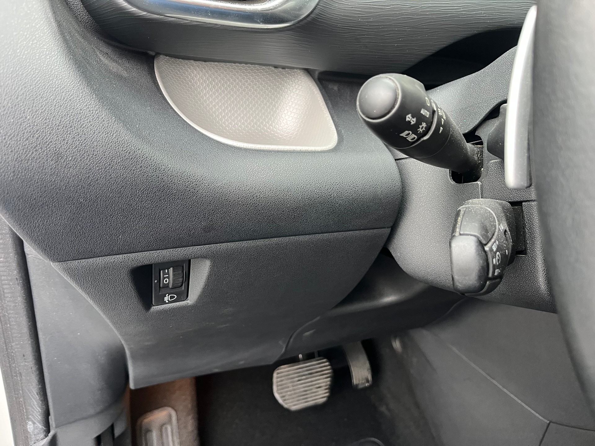 CITROEN C3 Picasso 1.6i 16V Exclusive EGS6-image-10