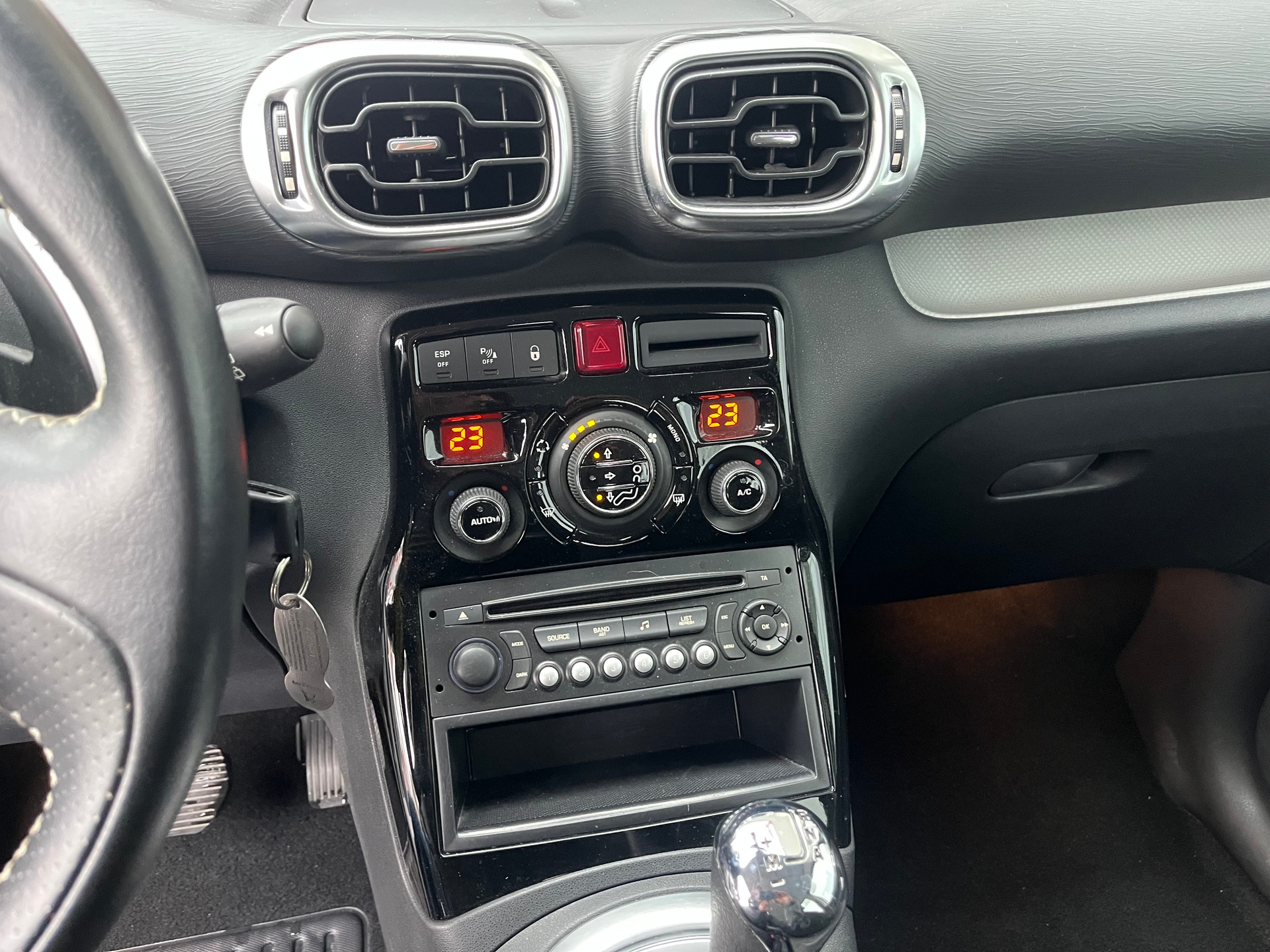 CITROEN C3 Picasso 1.6i 16V Exclusive EGS6-image-12