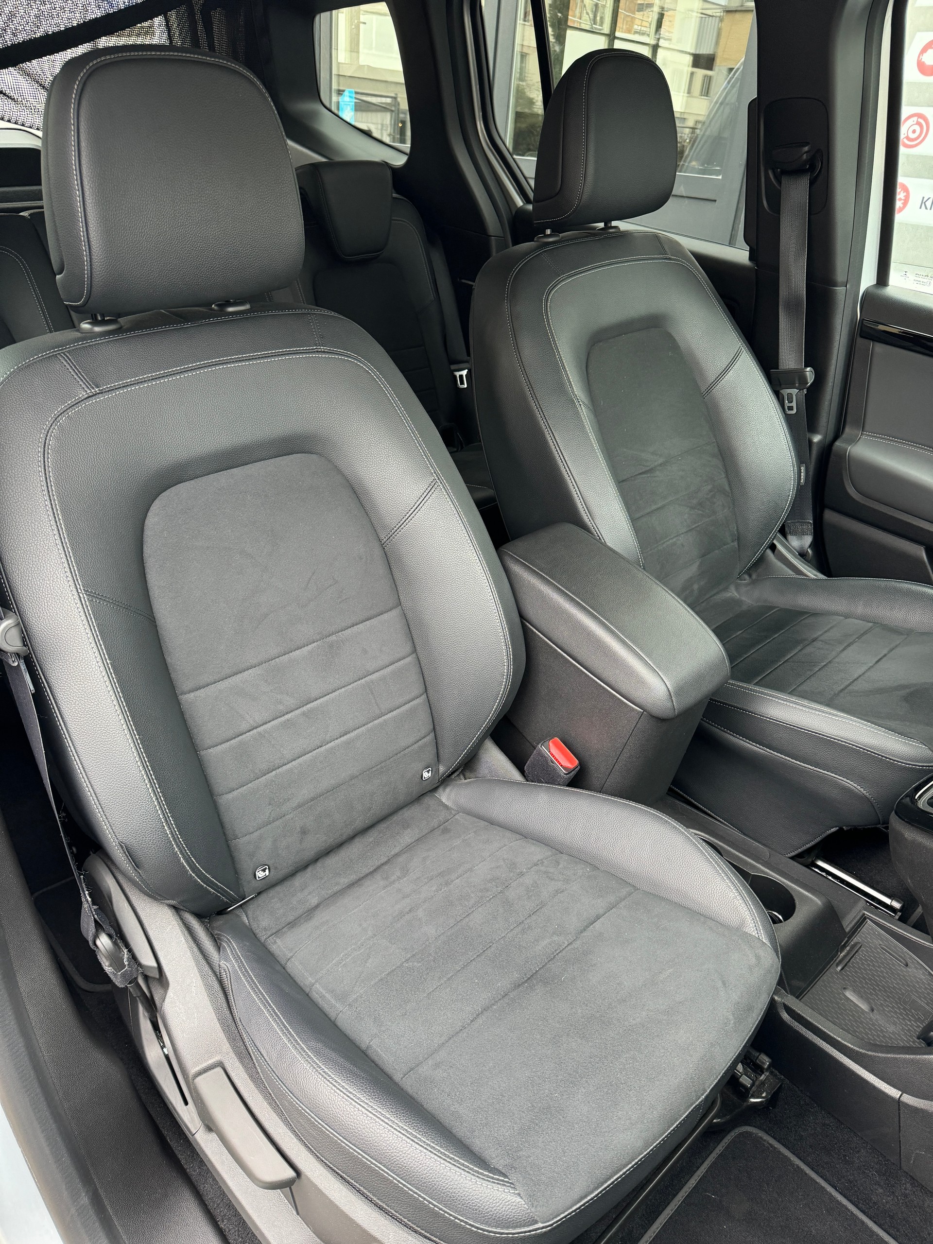 MERCEDES-BENZ T-Klasse 180d-image-13