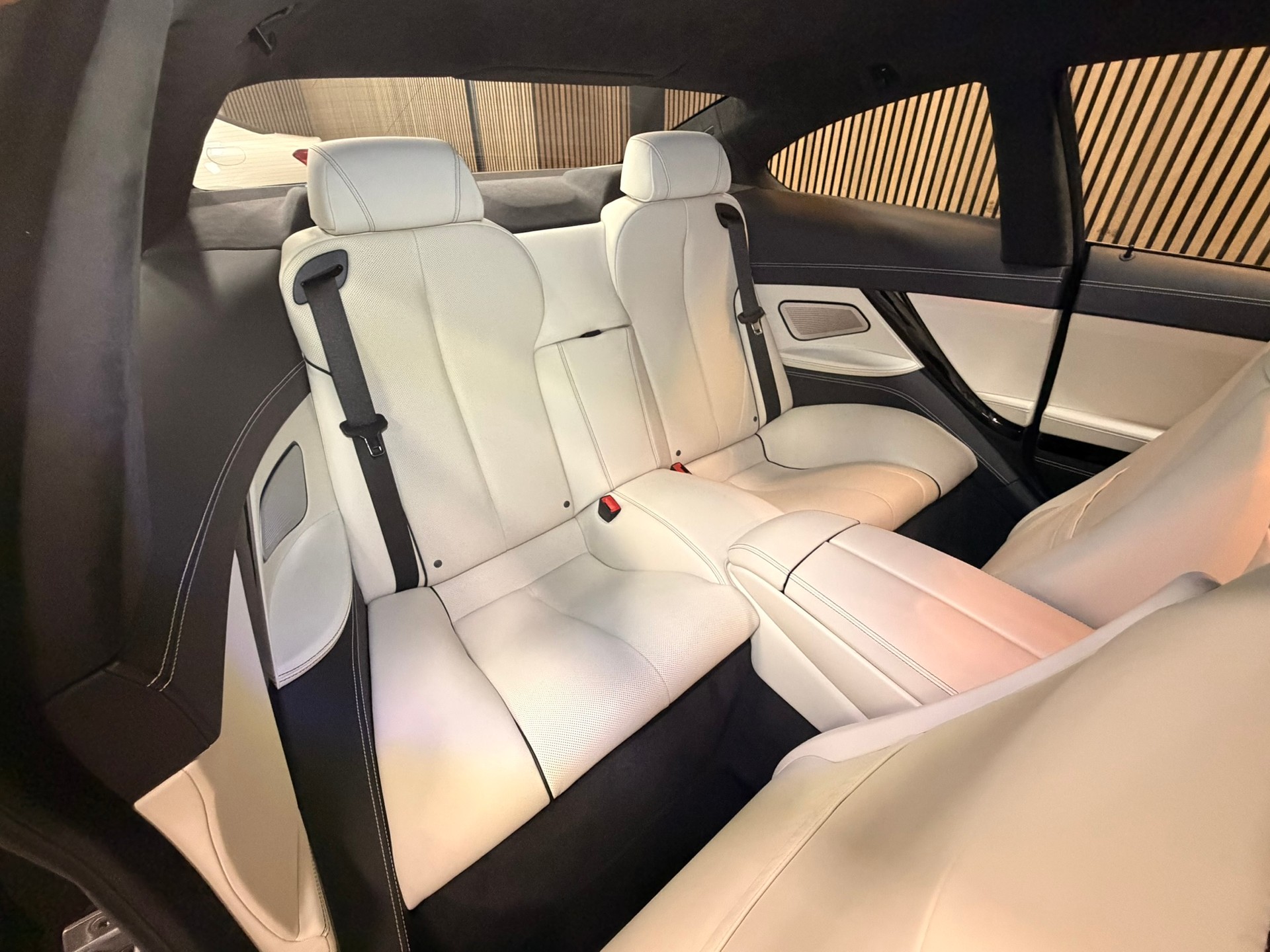 BMW 650i Coupé xDrive-image-21