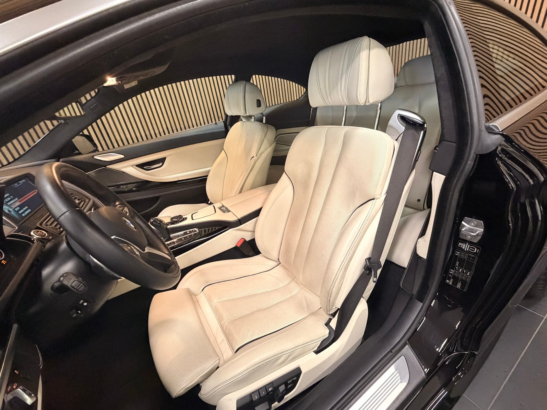 BMW 650i Coupé xDrive-image-17