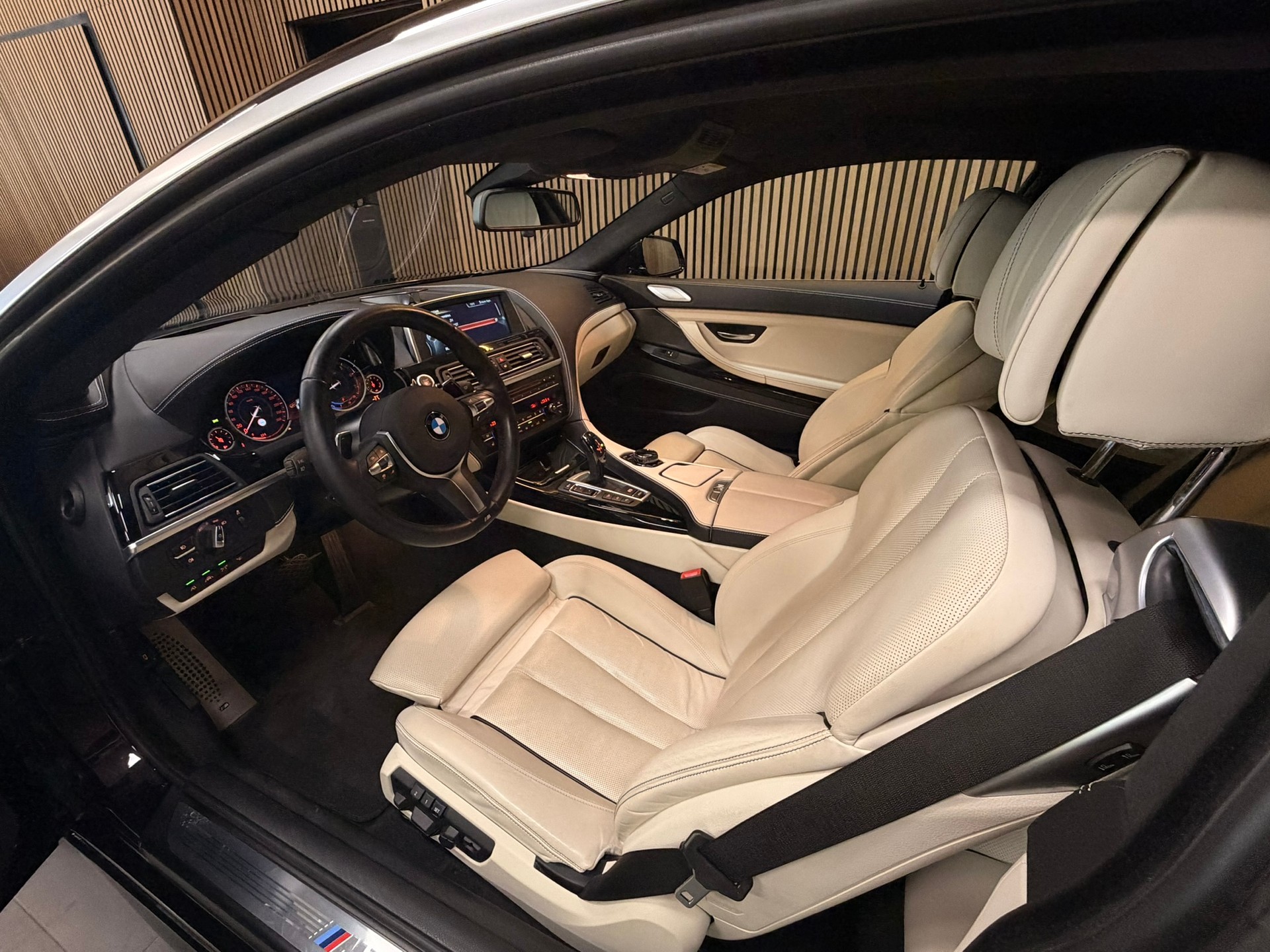 BMW 650i Coupé xDrive-image-16