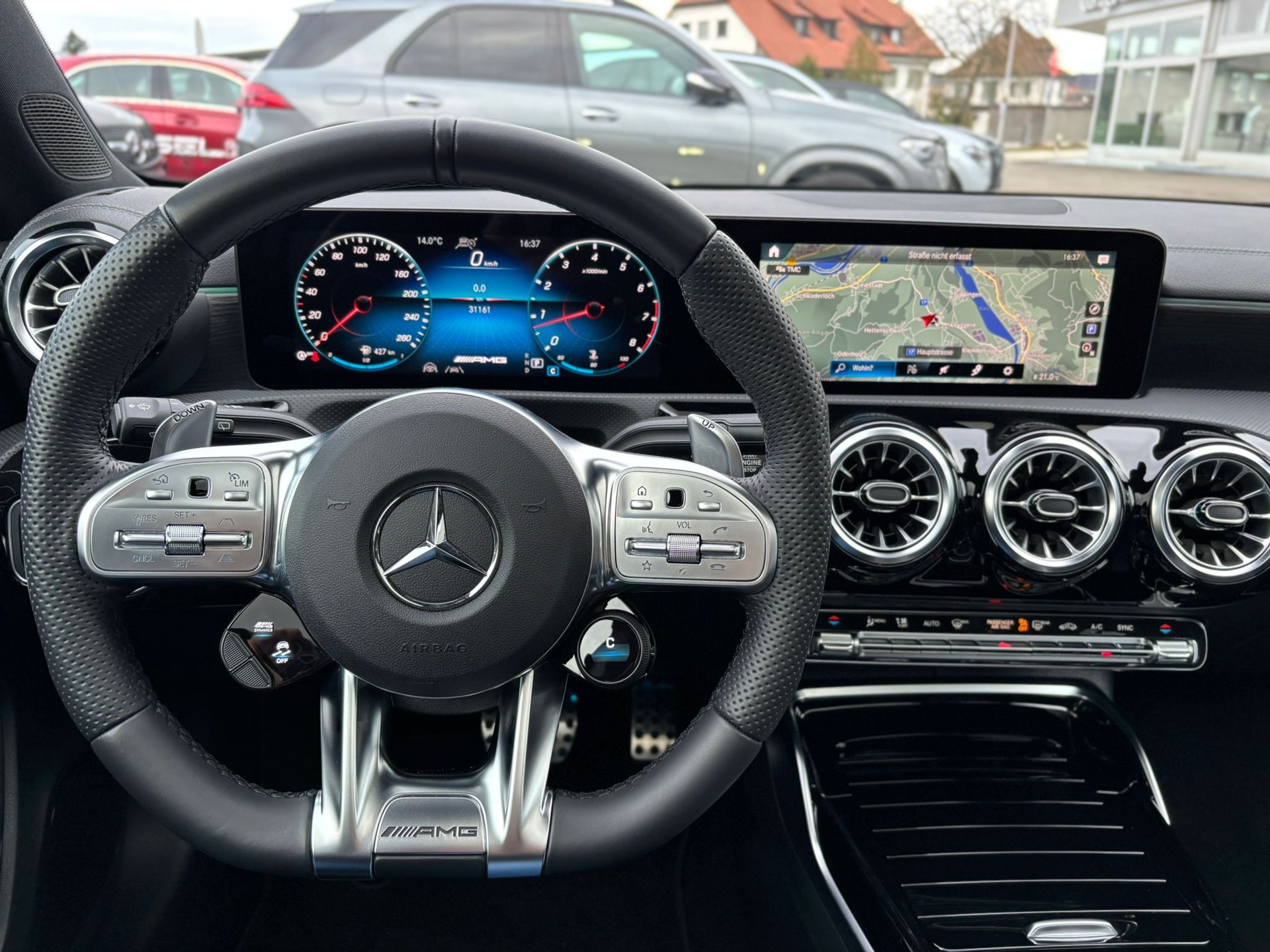MERCEDES-BENZ A 35 AMG 4Matic-image-10