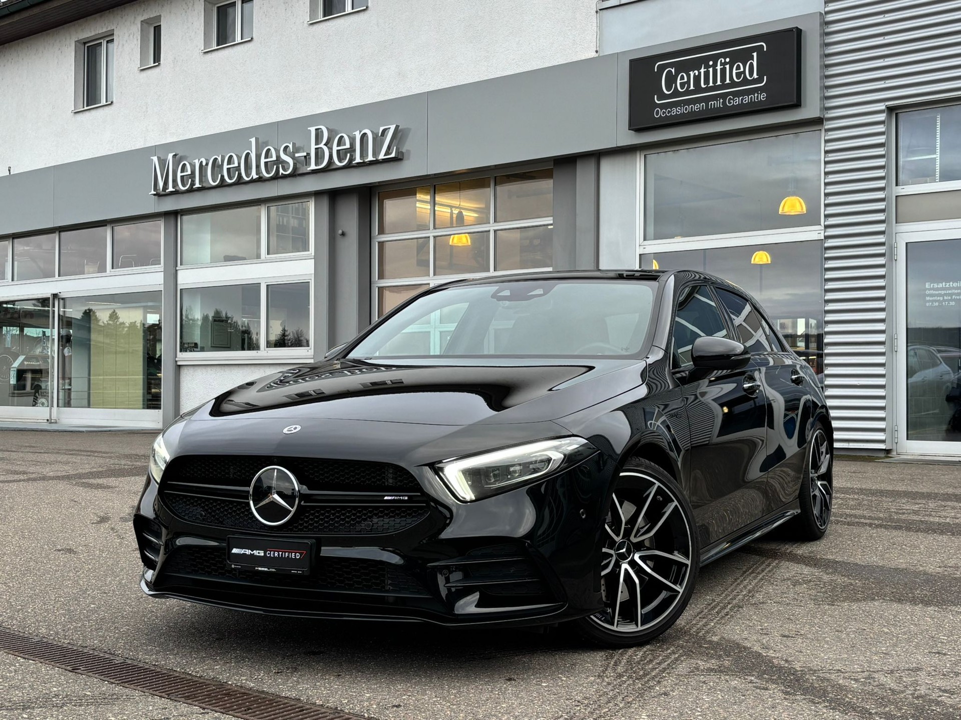 MERCEDES-BENZ A 35 AMG 4Matic-image-1