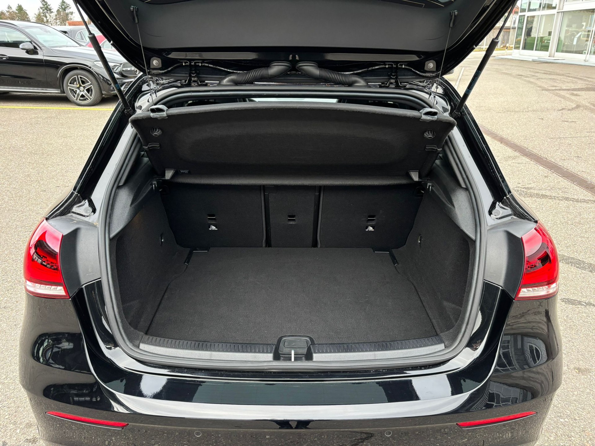 MERCEDES-BENZ A 35 AMG 4Matic-image-14