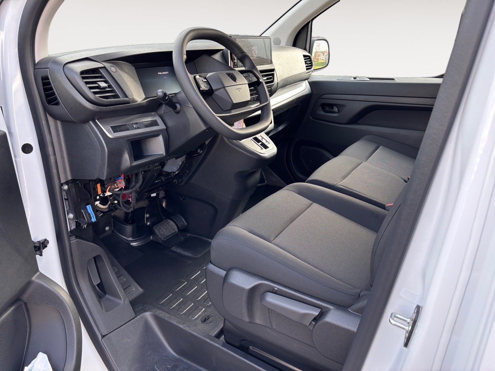 PEUGEOT Expert 2.2 BlueHDi 150 S&S Long EAT8-image-6