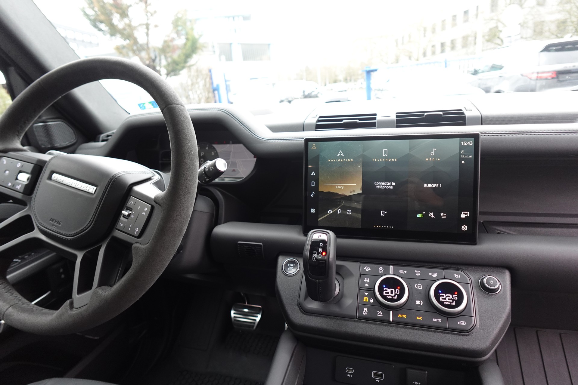 LAND ROVER Defender 90 525 V8 5.0 AT8-image-8