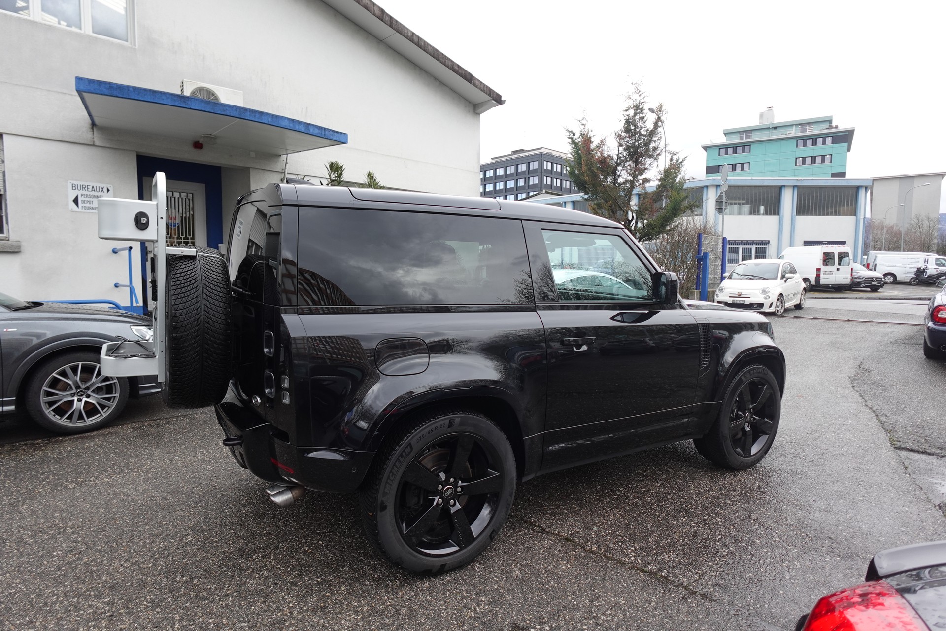 LAND ROVER Defender 90 525 V8 5.0 AT8-image-5