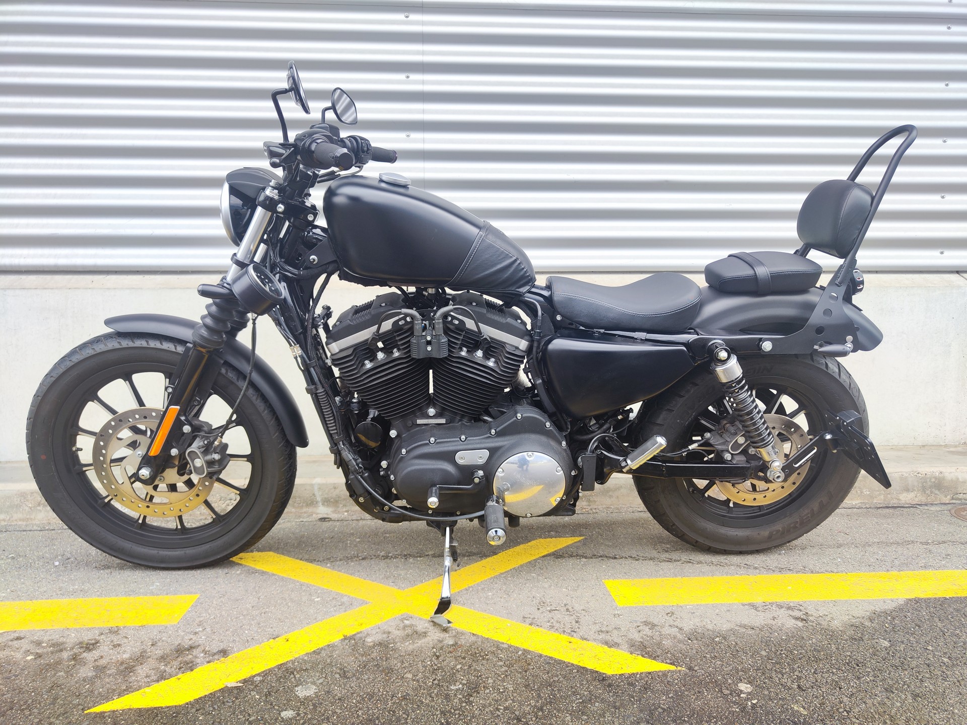 HARLEY-DAVIDSON XL 883 N Sportster Iron ABS-image-1