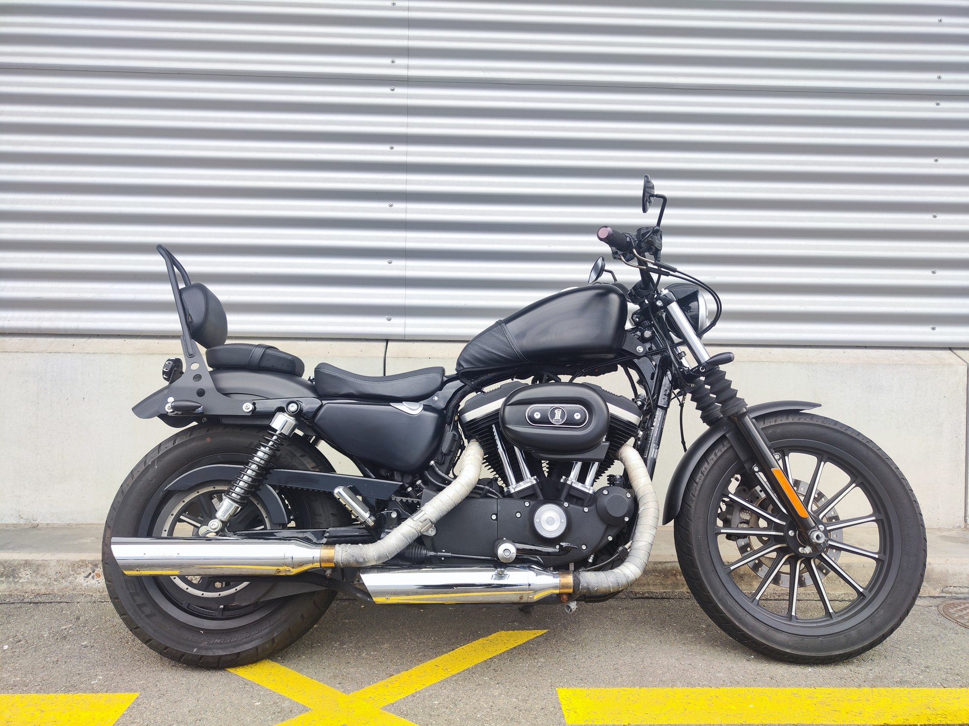 HARLEY-DAVIDSON XL 883 N Sportster Iron ABS-image-0