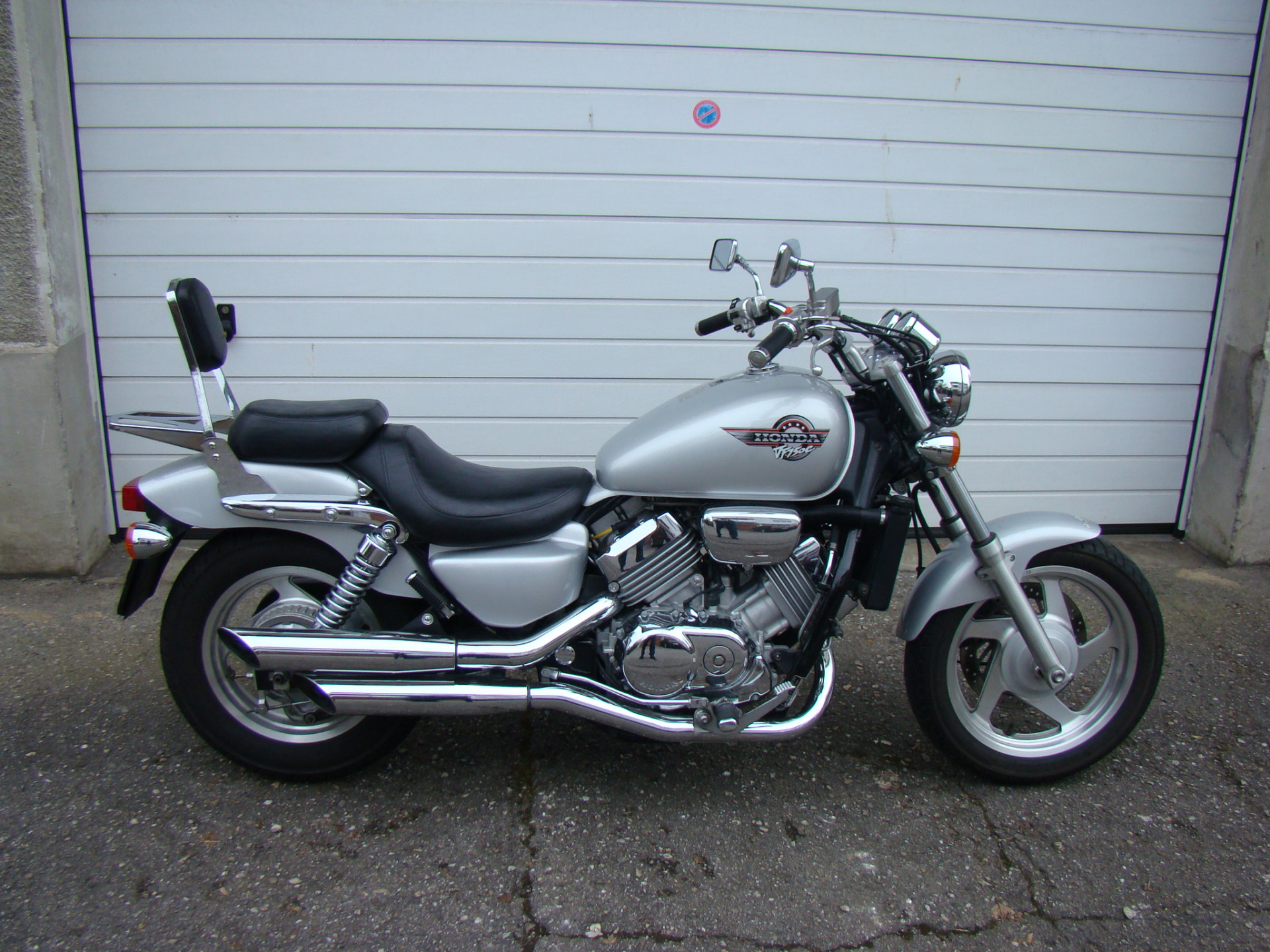 HONDA VF 750 C-image-2