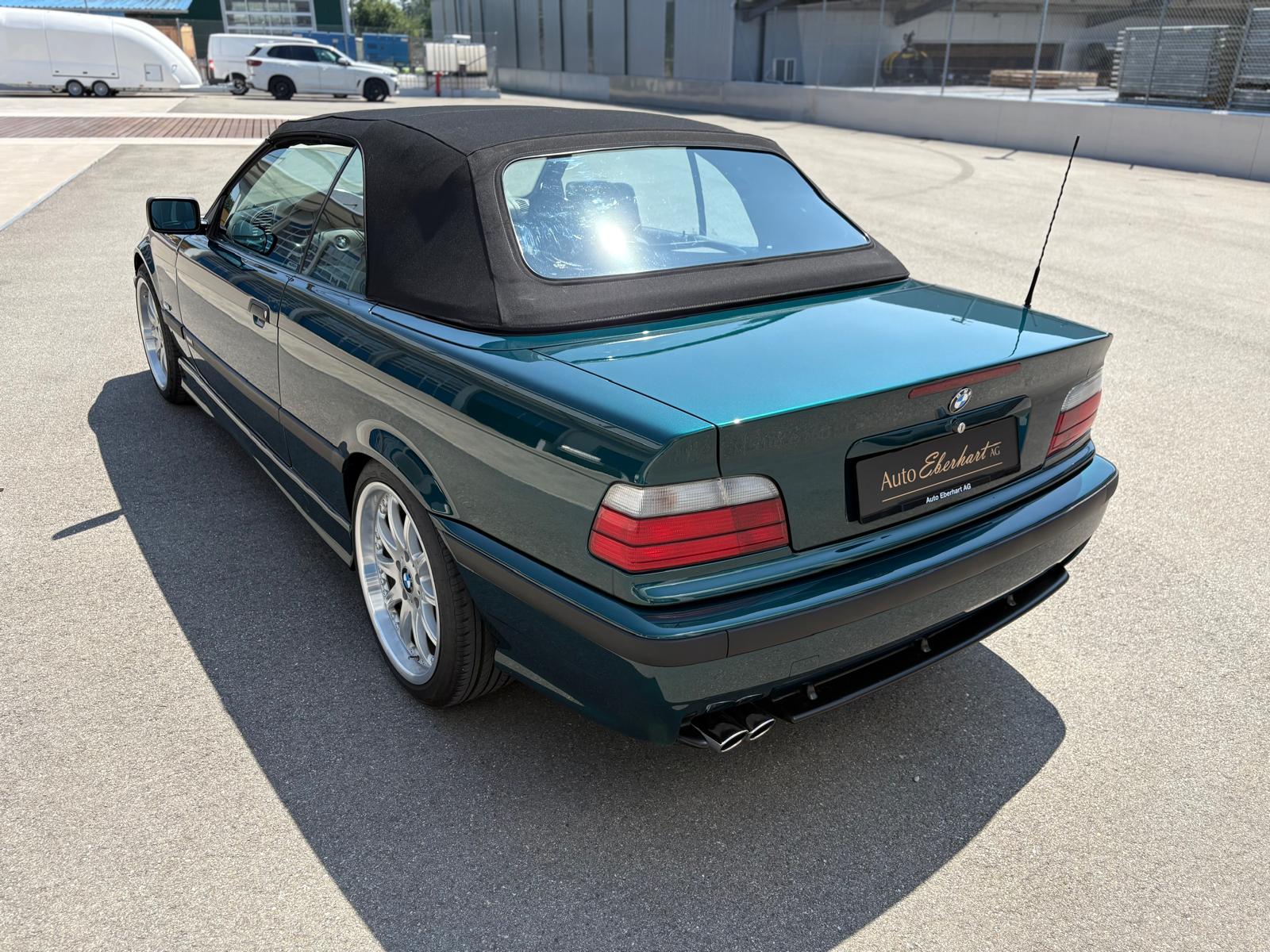 BMW 328i Cabrio-image-3