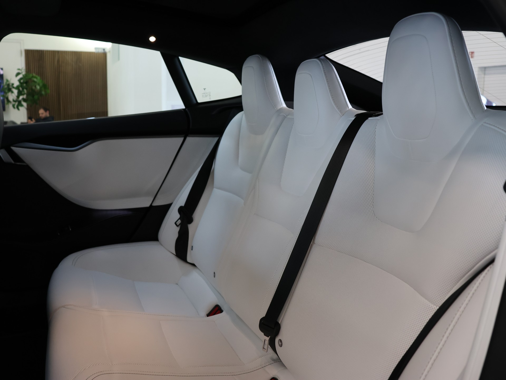 TESLA Model S 100 D Performance *Autopilot* *Panoramadach* *360 Kamera*-image-31