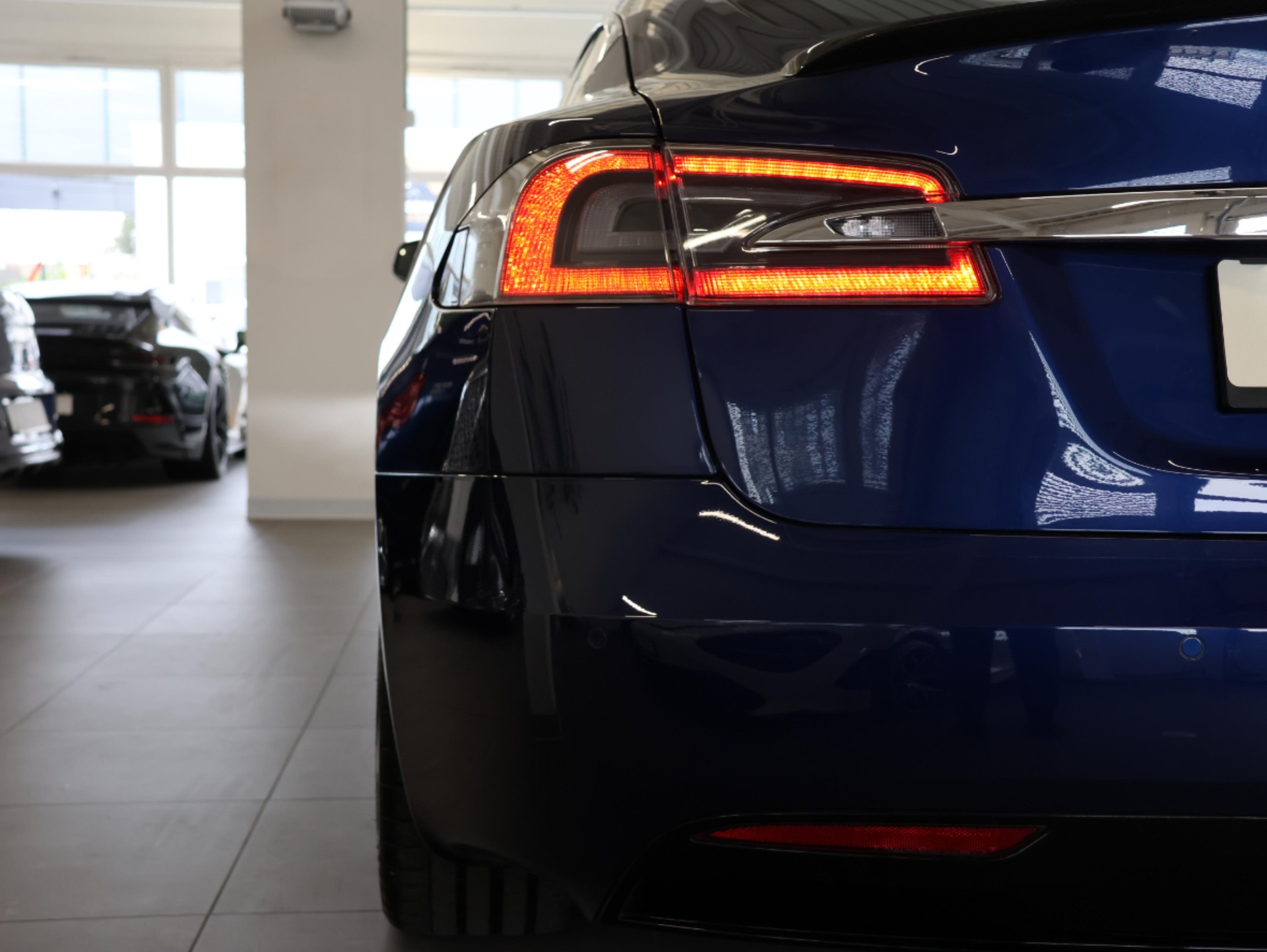 TESLA Model S 100 D Performance *Autopilot* *Panoramadach* *360 Kamera*-image-10