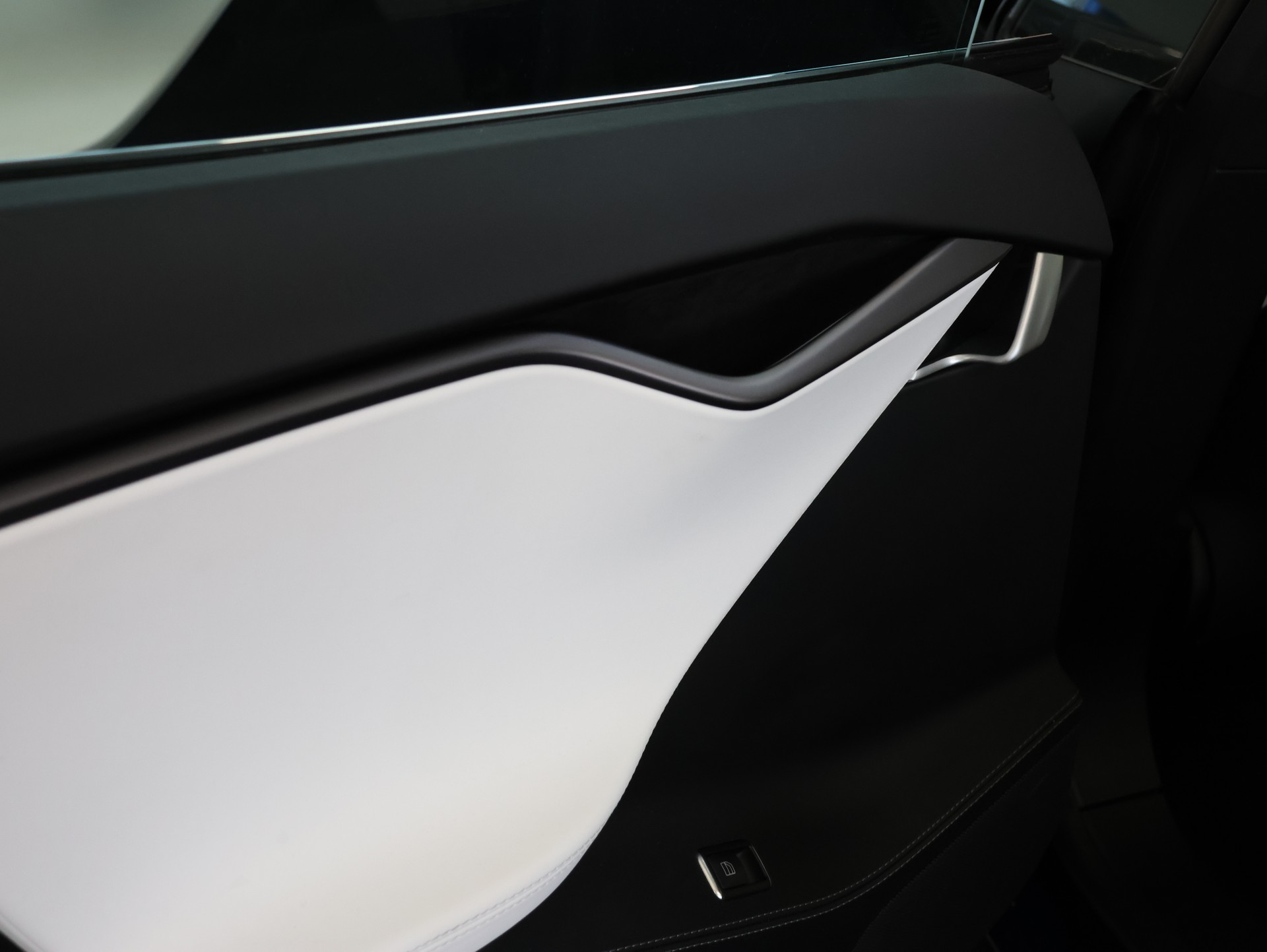 TESLA Model S 100 D Performance *Autopilot* *Panoramadach* *360 Kamera*-image-32