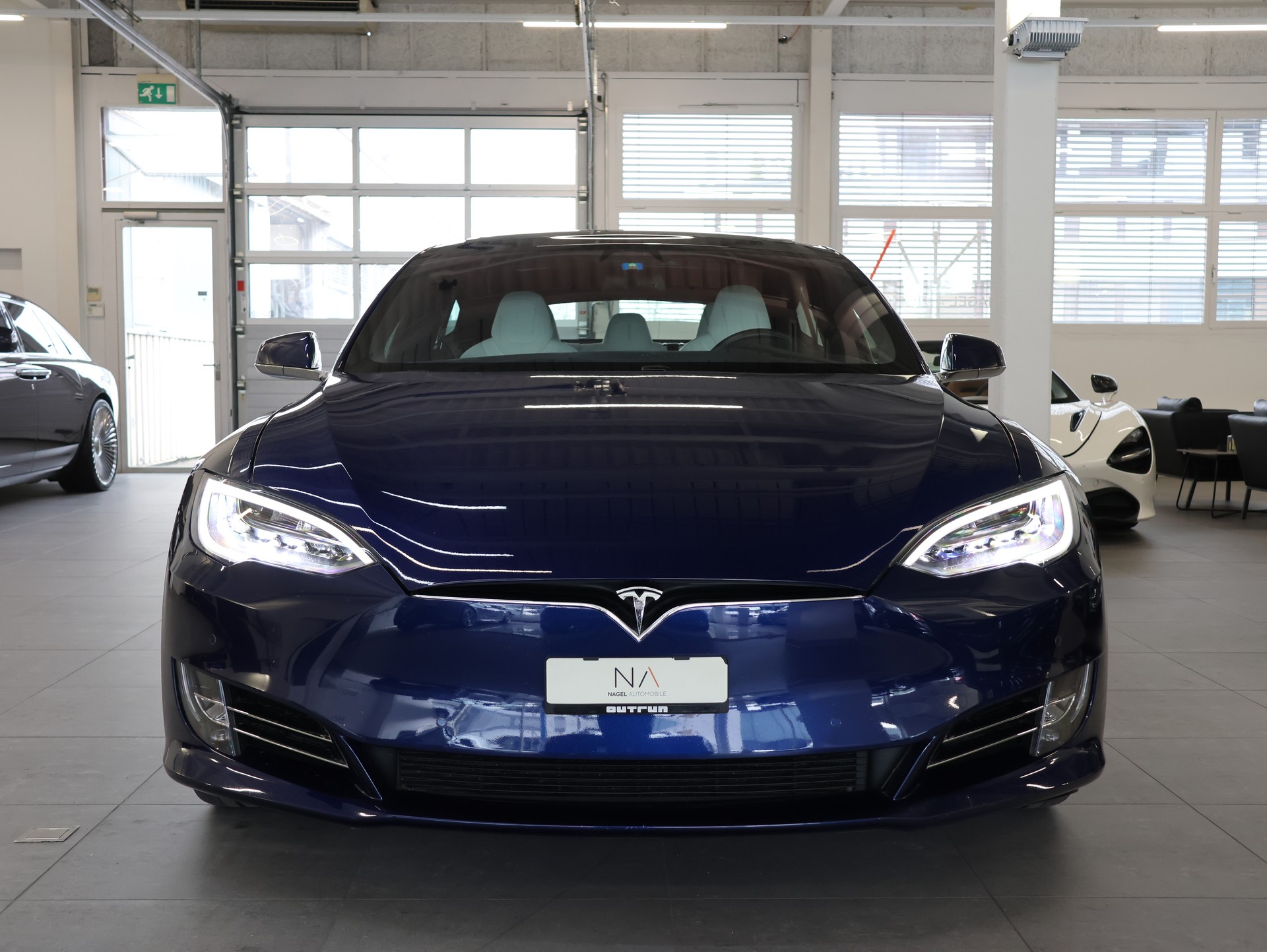 TESLA Model S 100 D Performance *Autopilot* *Panoramadach* *360 Kamera*-showroom-element-2